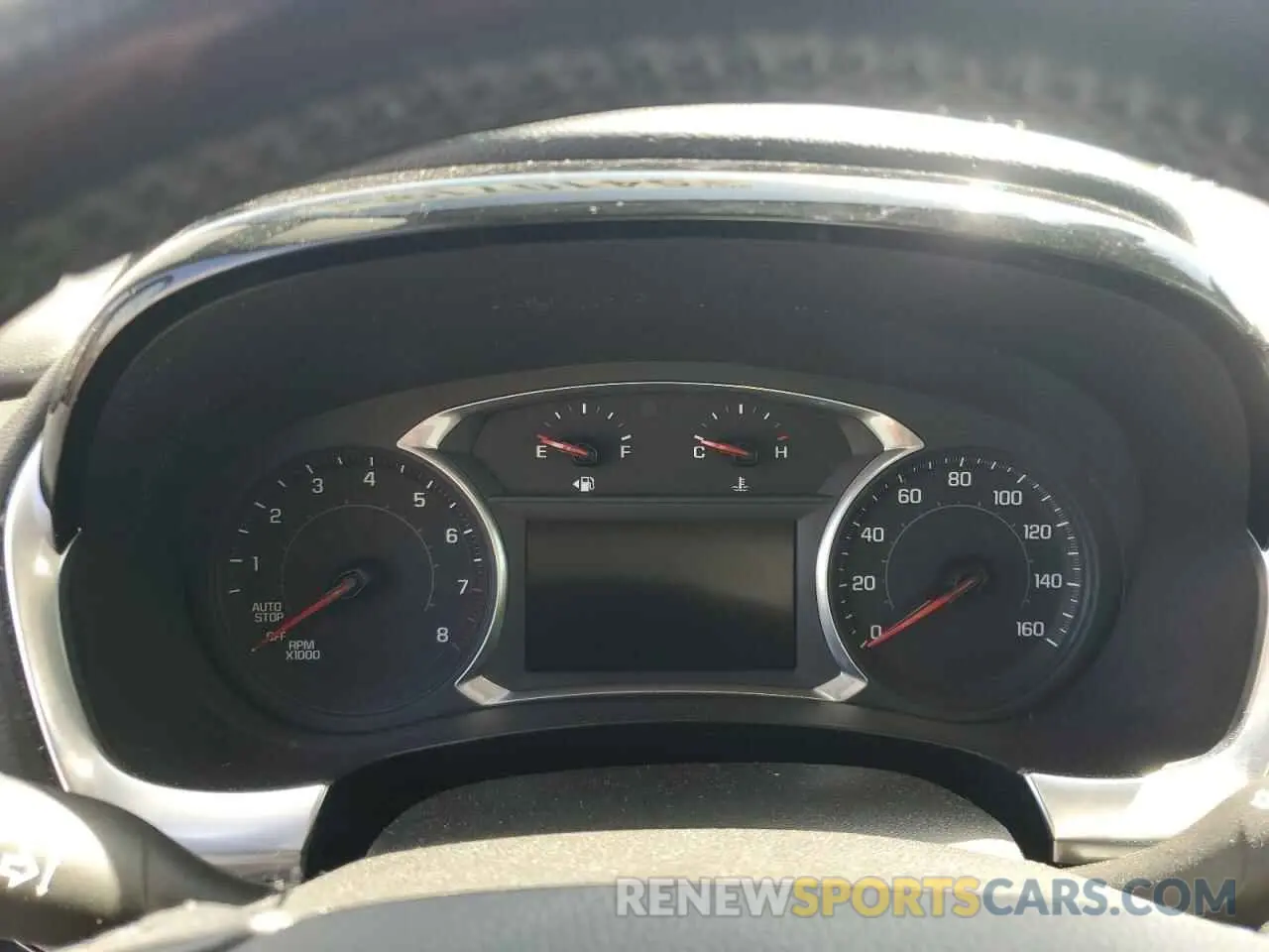 9 Photograph of a damaged car 1GNEVHKW1KJ156012 CHEVROLET TRAVERSE 2019