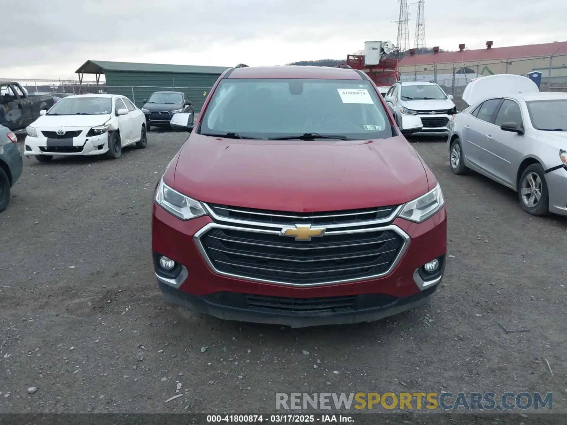 12 Photograph of a damaged car 1GNEVHKW1KJ164692 CHEVROLET TRAVERSE 2019