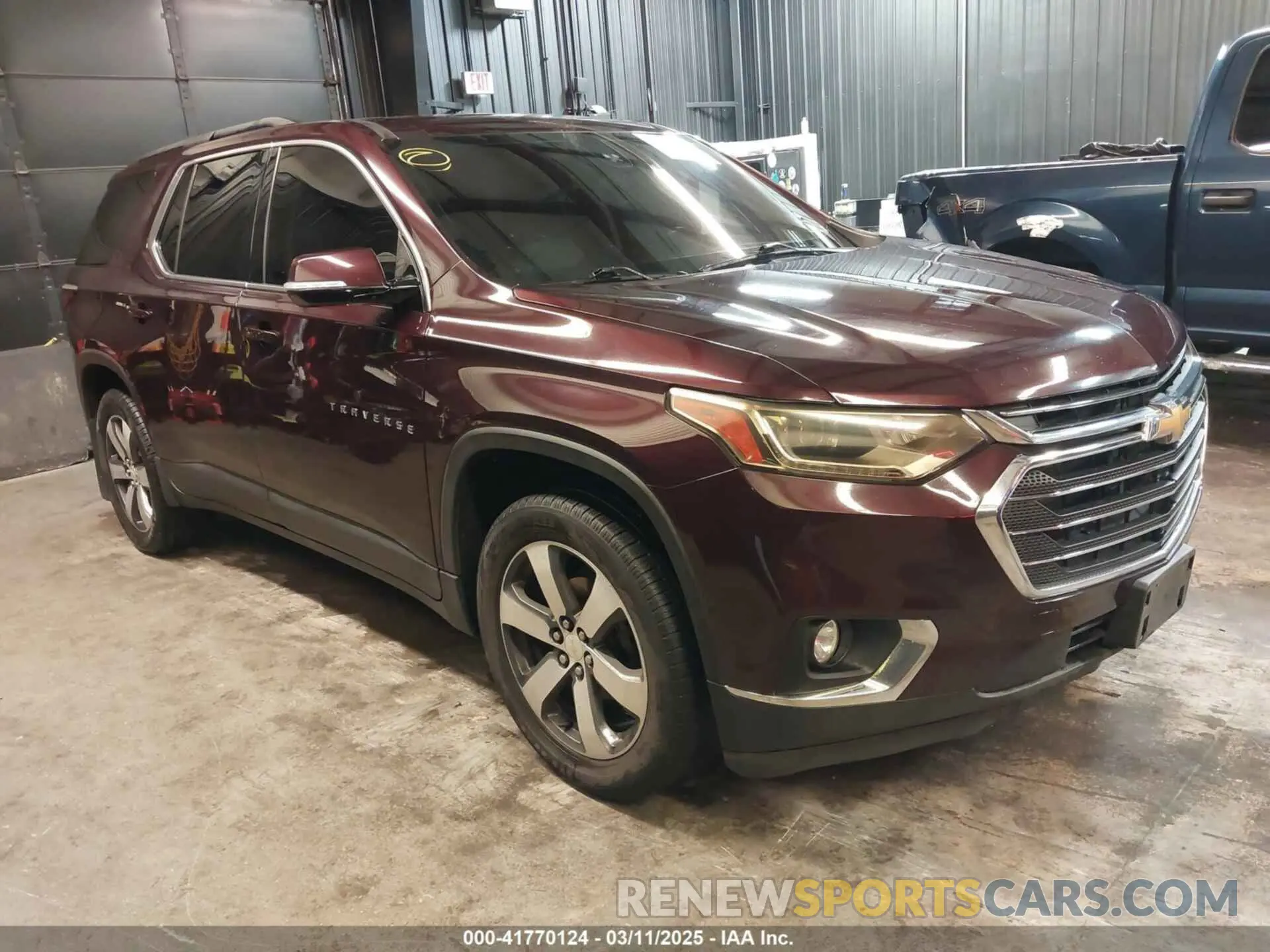 1 Photograph of a damaged car 1GNEVHKW1KJ192850 CHEVROLET TRAVERSE 2019