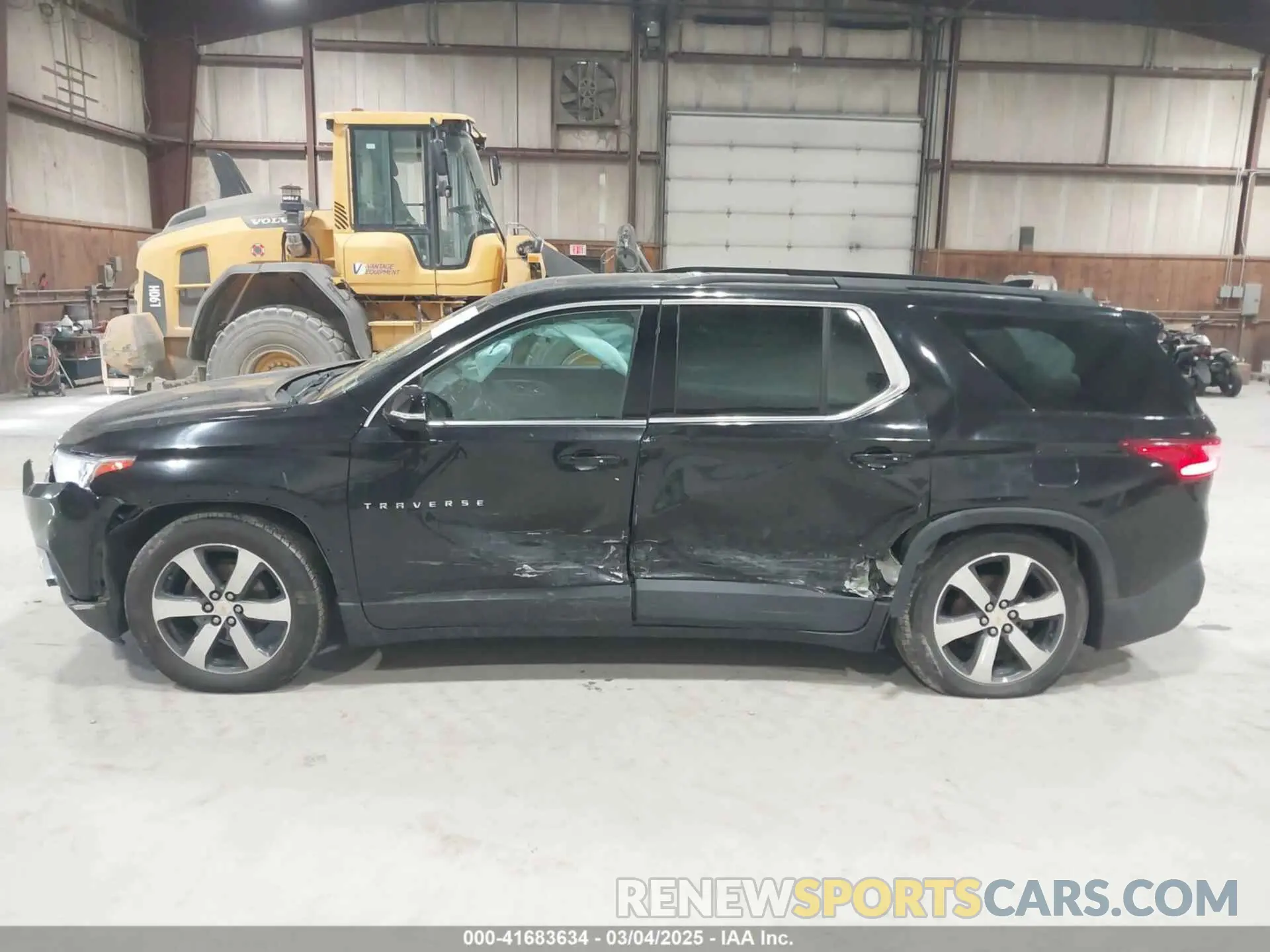 14 Photograph of a damaged car 1GNEVHKW1KJ290826 CHEVROLET TRAVERSE 2019