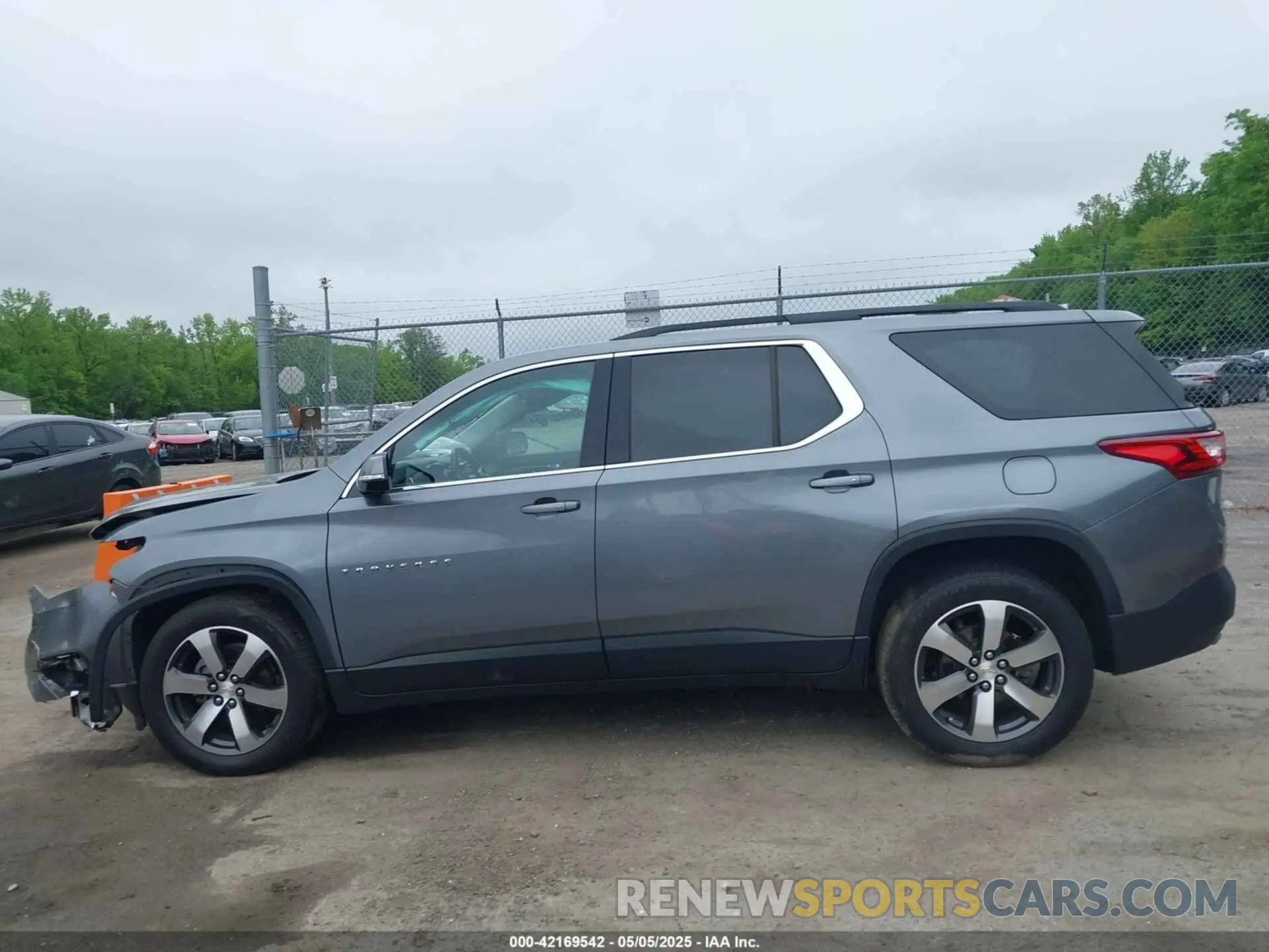 14 Photograph of a damaged car 1GNEVHKW2KJ141731 CHEVROLET TRAVERSE 2019