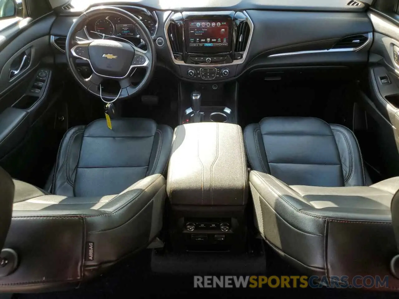8 Photograph of a damaged car 1GNEVHKW2KJ170954 CHEVROLET TRAVERSE 2019