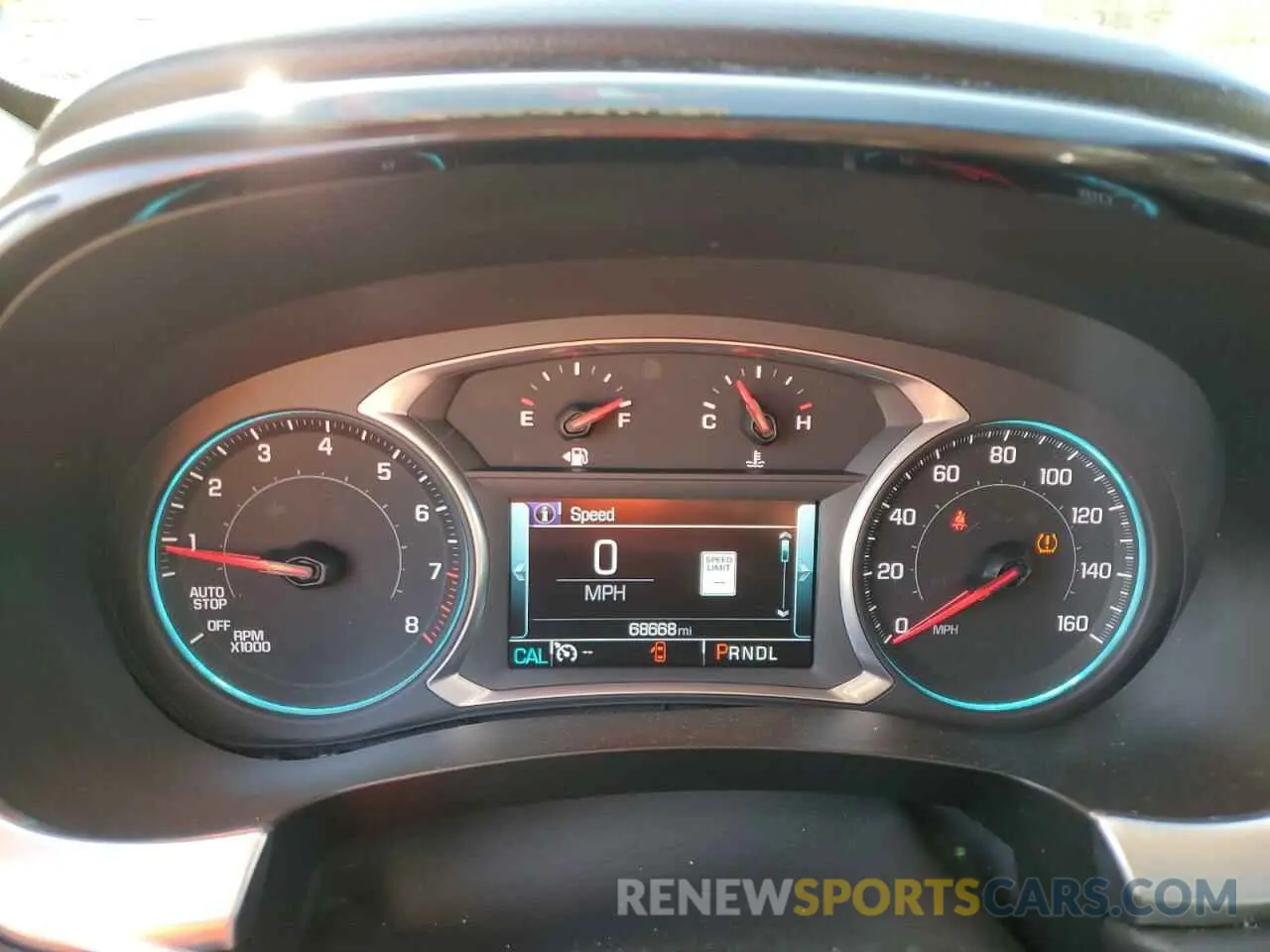 9 Photograph of a damaged car 1GNEVHKW2KJ170954 CHEVROLET TRAVERSE 2019