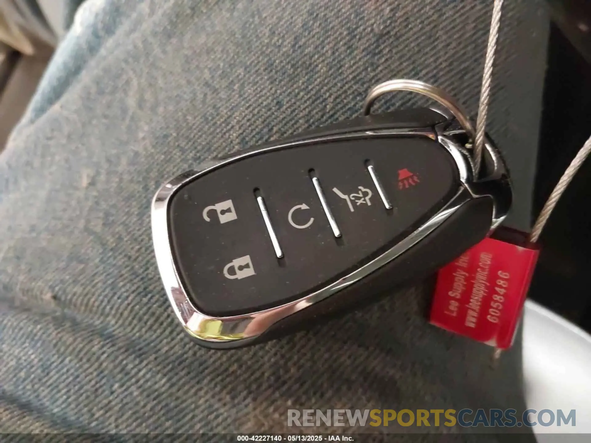 11 Photograph of a damaged car 1GNEVHKW2KJ172395 CHEVROLET TRAVERSE 2019