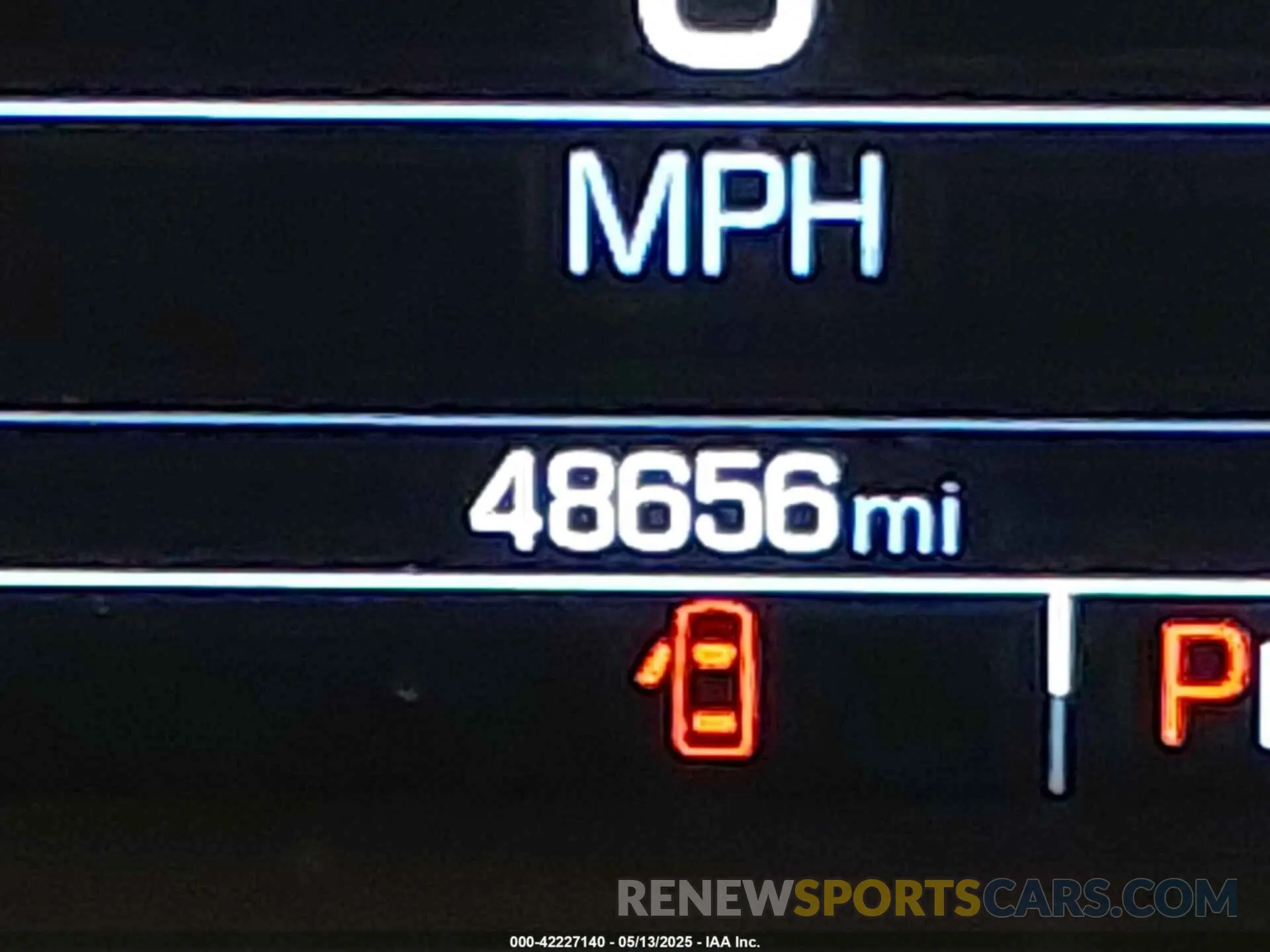15 Photograph of a damaged car 1GNEVHKW2KJ172395 CHEVROLET TRAVERSE 2019
