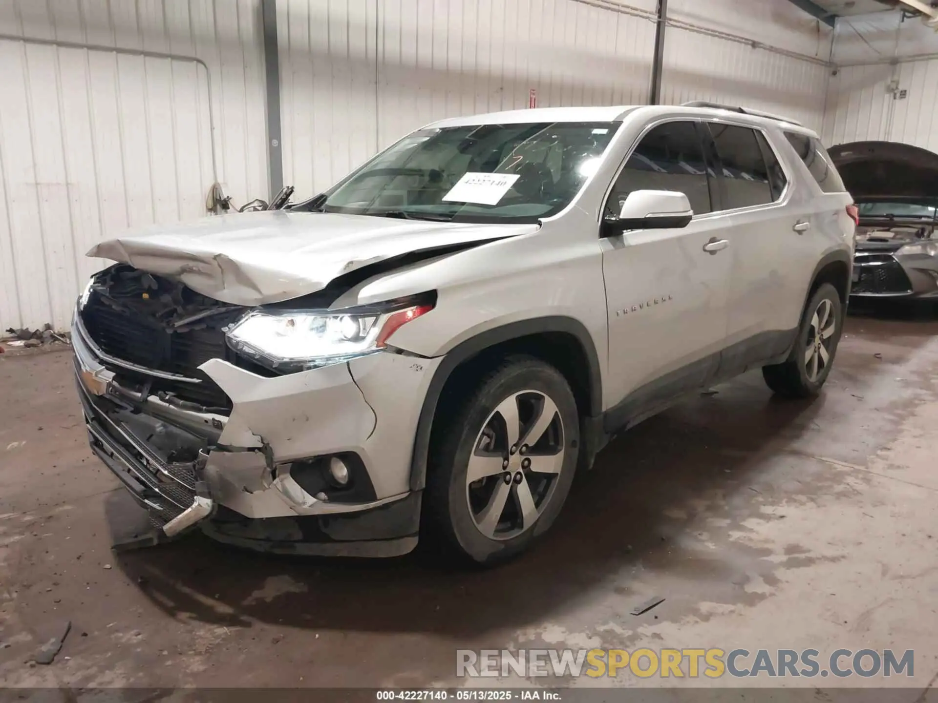 2 Photograph of a damaged car 1GNEVHKW2KJ172395 CHEVROLET TRAVERSE 2019