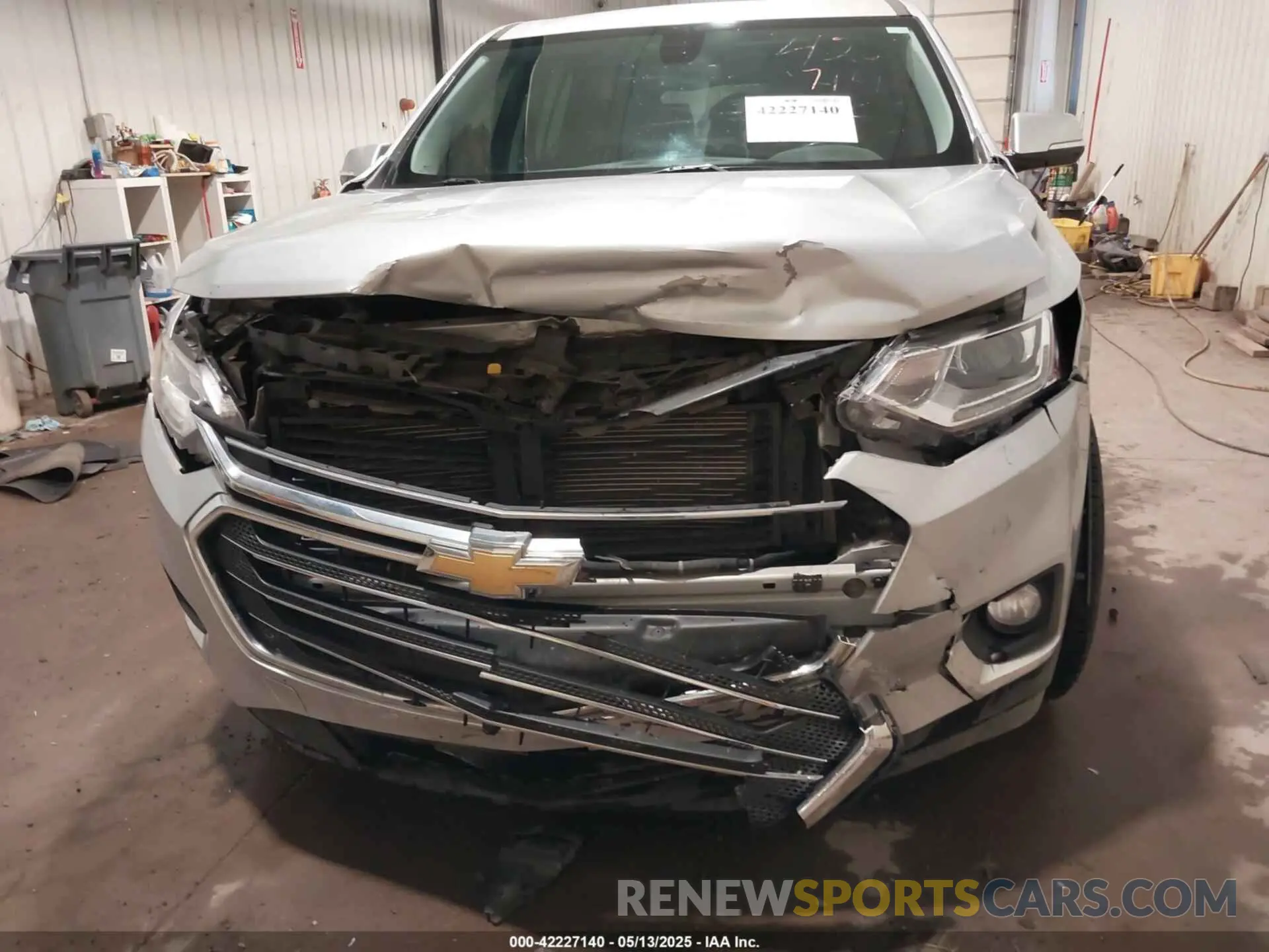 6 Photograph of a damaged car 1GNEVHKW2KJ172395 CHEVROLET TRAVERSE 2019