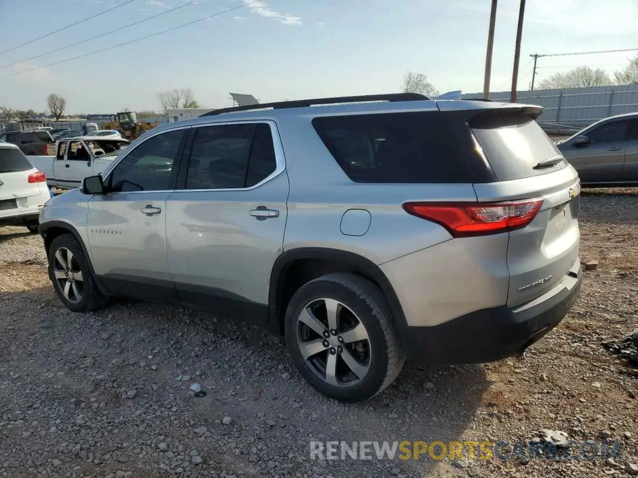 2 Photograph of a damaged car 1GNEVHKW2KJ189004 CHEVROLET TRAVERSE 2019