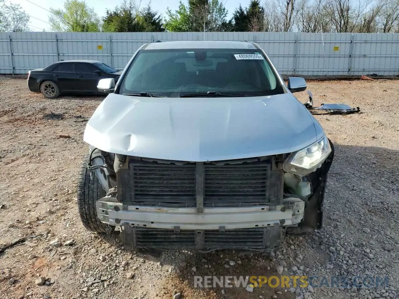 5 Photograph of a damaged car 1GNEVHKW2KJ189004 CHEVROLET TRAVERSE 2019