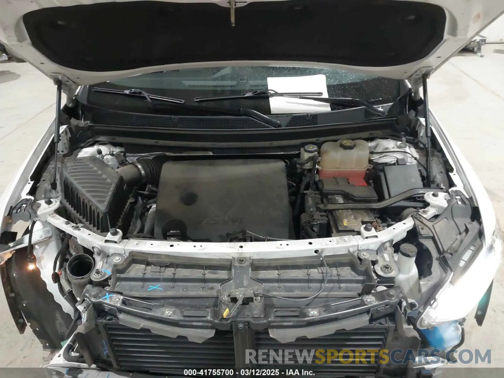10 Photograph of a damaged car 1GNEVHKW2KJ223099 CHEVROLET TRAVERSE 2019
