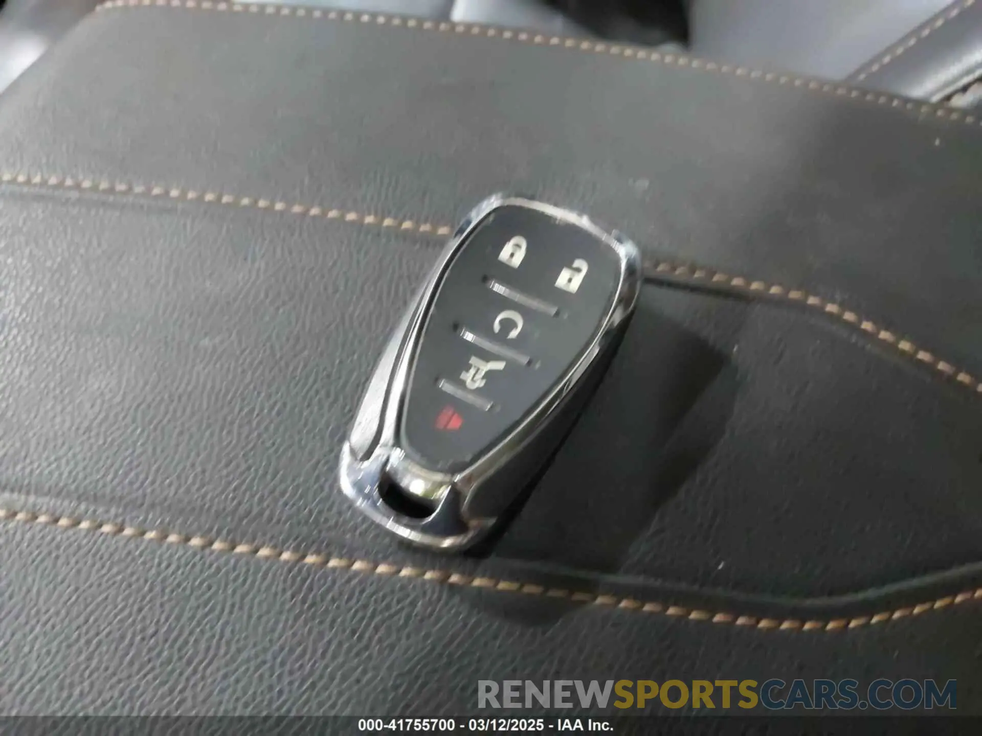 11 Photograph of a damaged car 1GNEVHKW2KJ223099 CHEVROLET TRAVERSE 2019
