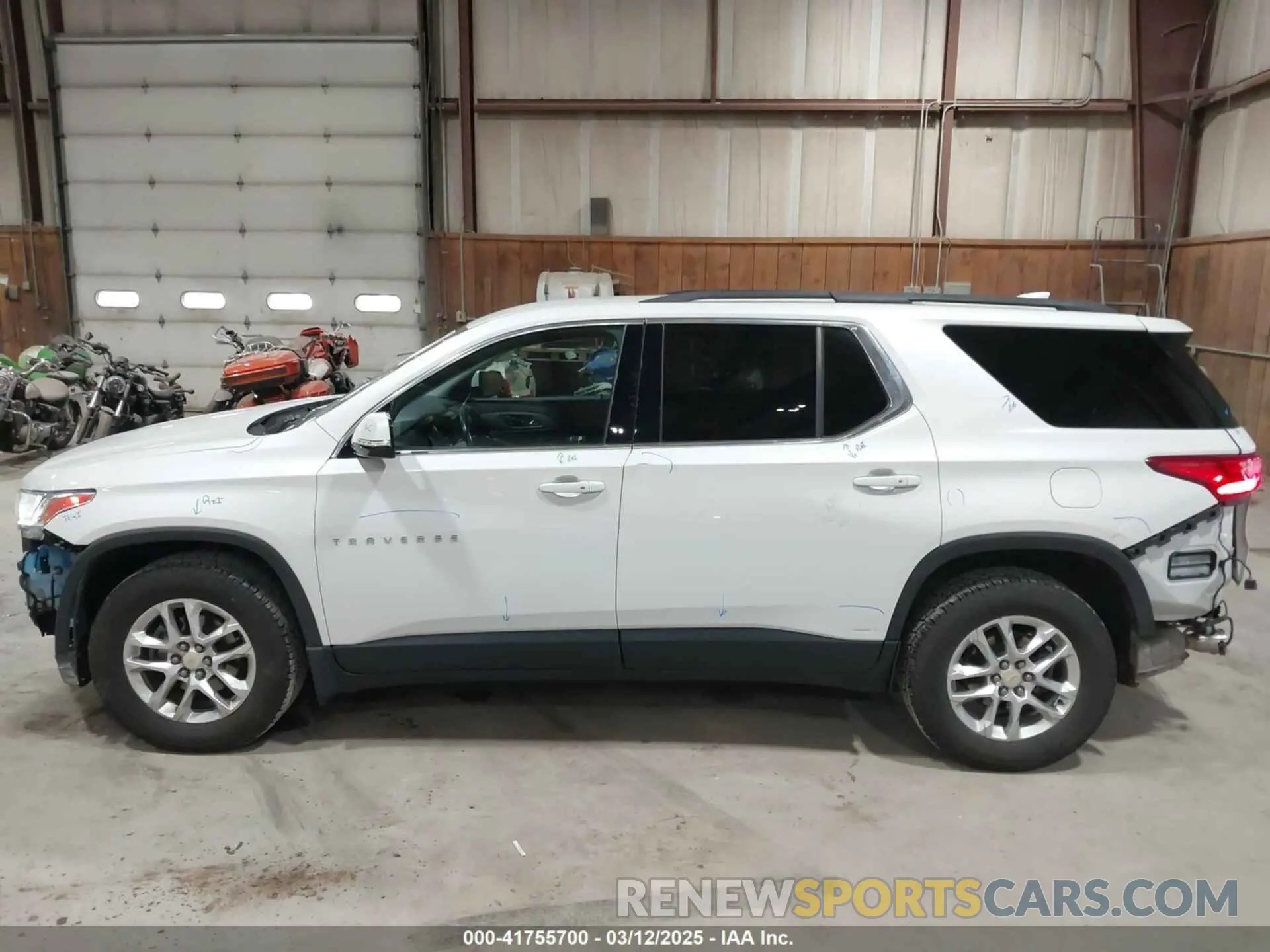 20 Photograph of a damaged car 1GNEVHKW2KJ223099 CHEVROLET TRAVERSE 2019