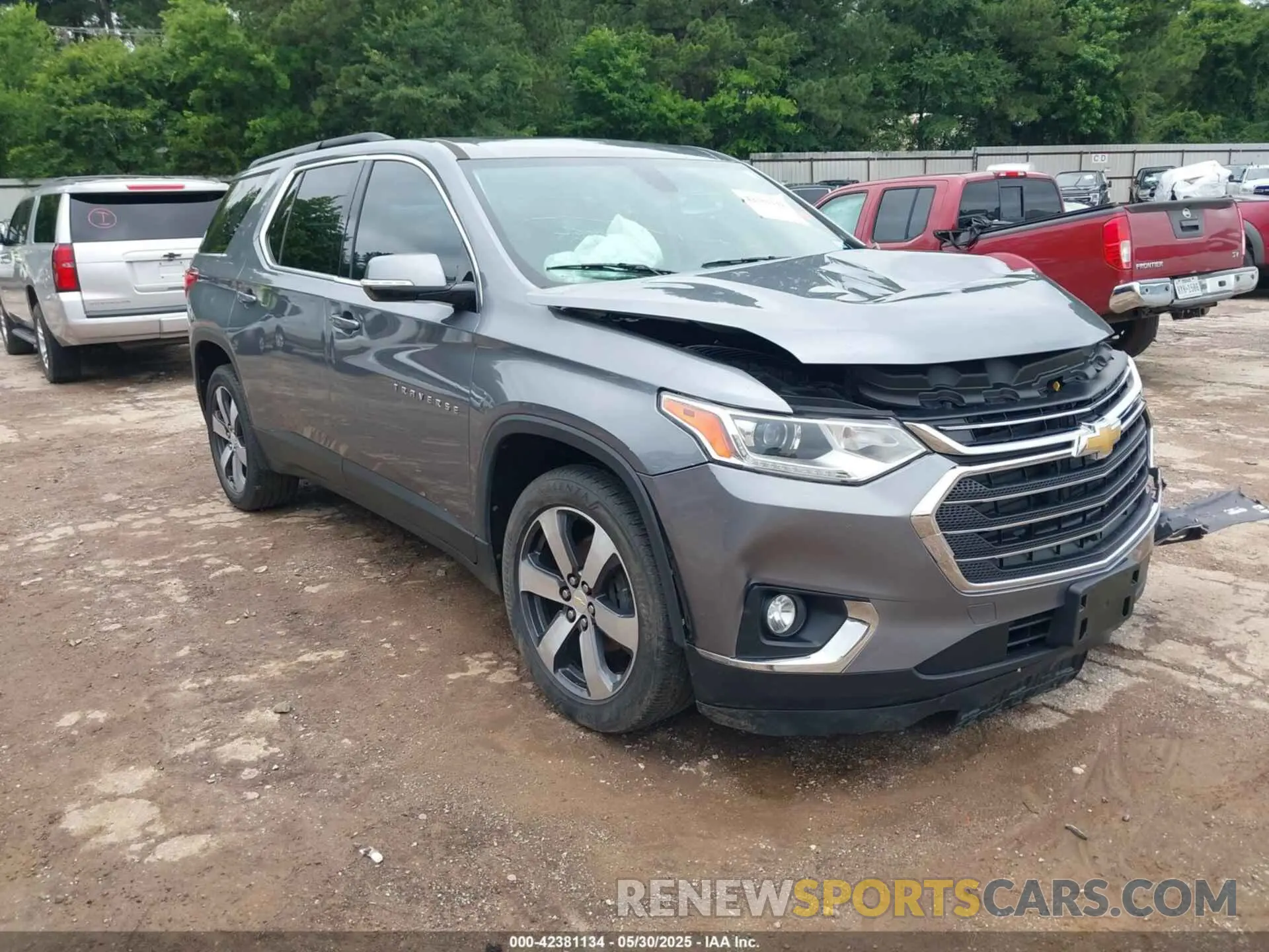 1 Photograph of a damaged car 1GNEVHKW2KJ296439 CHEVROLET TRAVERSE 2019
