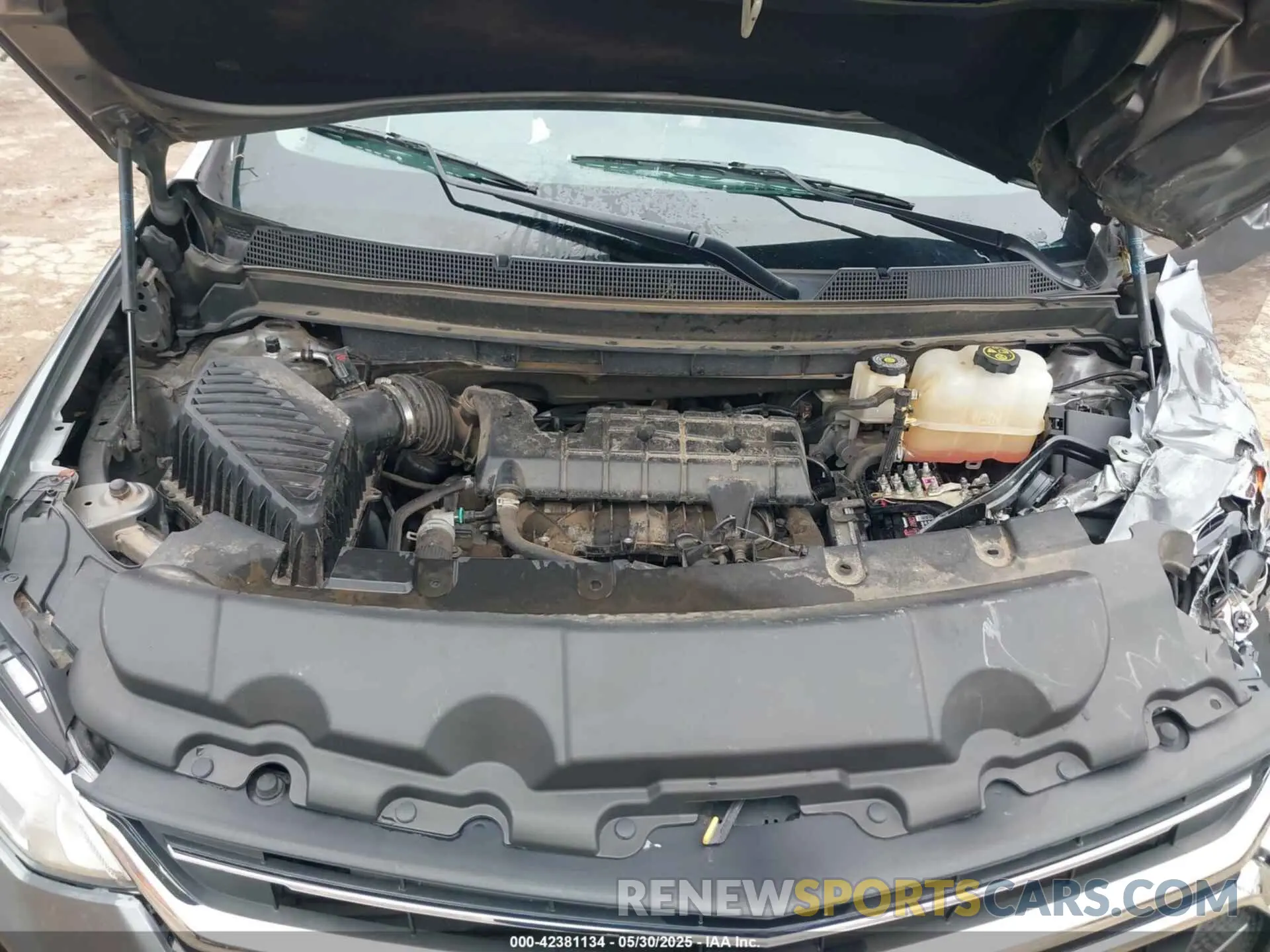 10 Photograph of a damaged car 1GNEVHKW2KJ296439 CHEVROLET TRAVERSE 2019