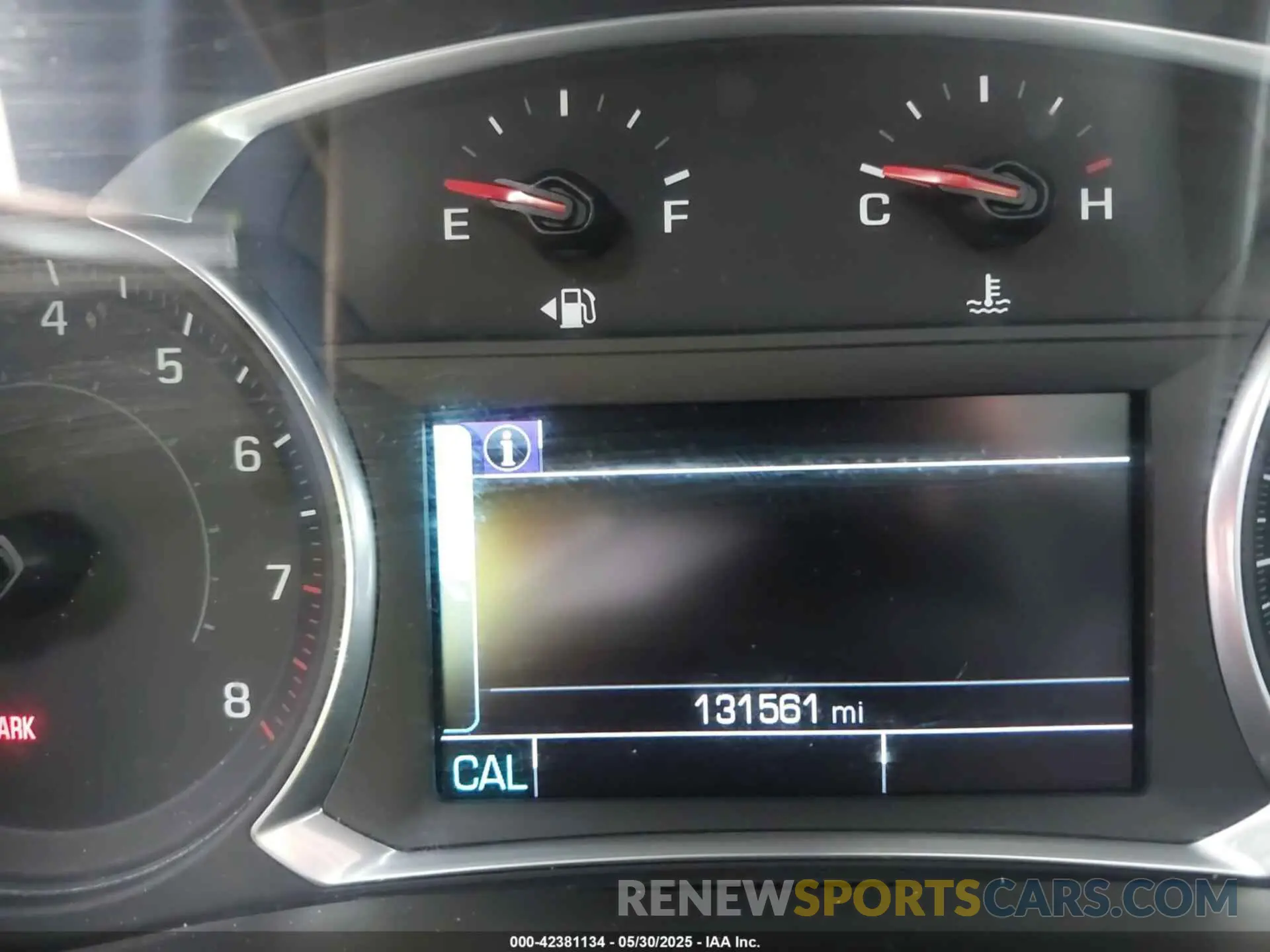 7 Photograph of a damaged car 1GNEVHKW2KJ296439 CHEVROLET TRAVERSE 2019
