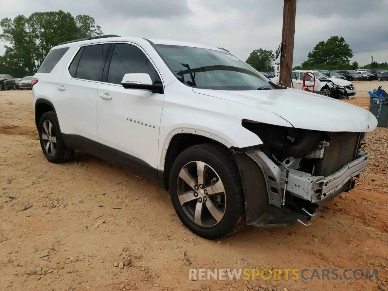4 Photograph of a damaged car 1GNEVHKW3KJ118412 CHEVROLET TRAVERSE 2019