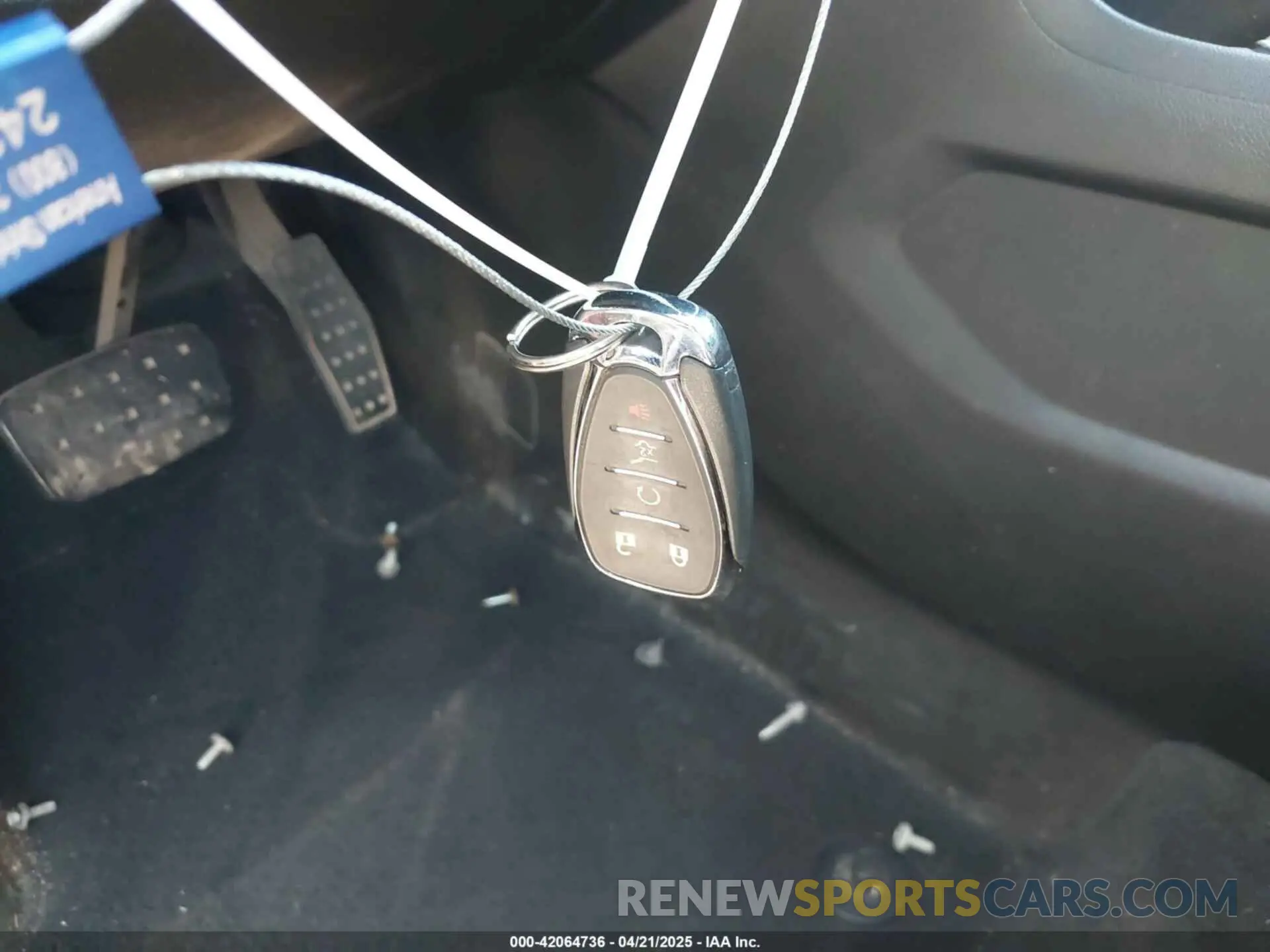 11 Photograph of a damaged car 1GNEVHKW3KJ159672 CHEVROLET TRAVERSE 2019