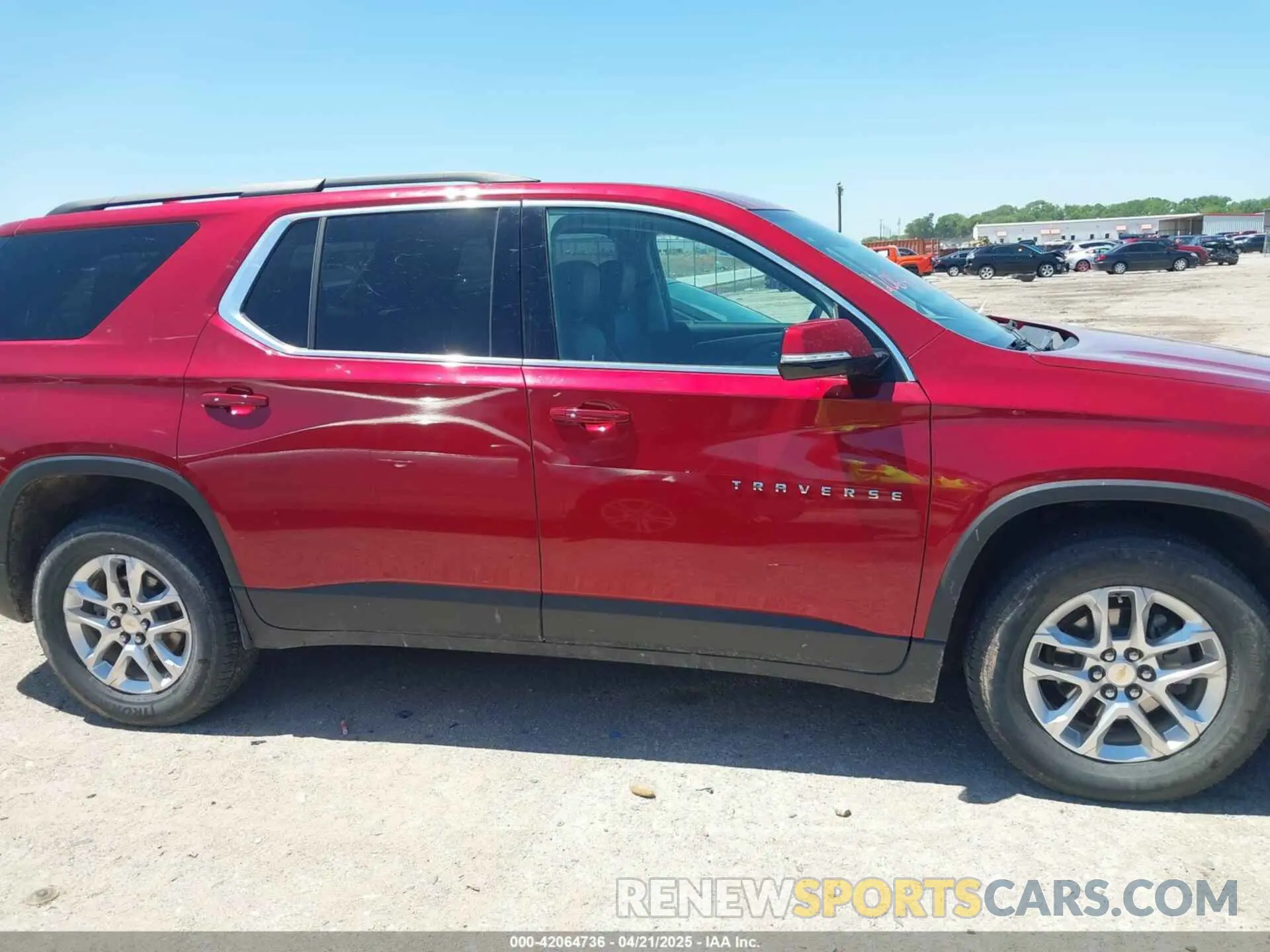 13 Photograph of a damaged car 1GNEVHKW3KJ159672 CHEVROLET TRAVERSE 2019