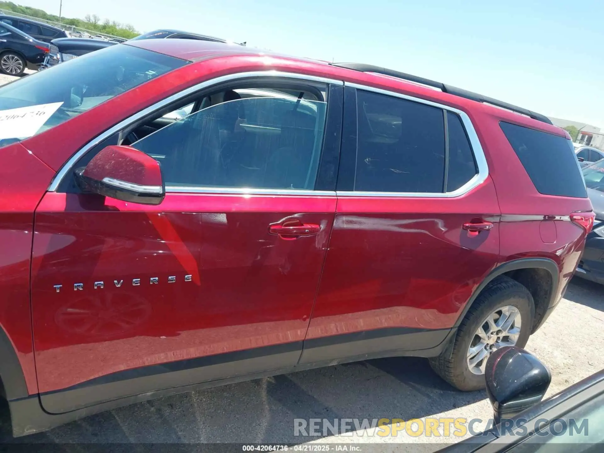 14 Photograph of a damaged car 1GNEVHKW3KJ159672 CHEVROLET TRAVERSE 2019