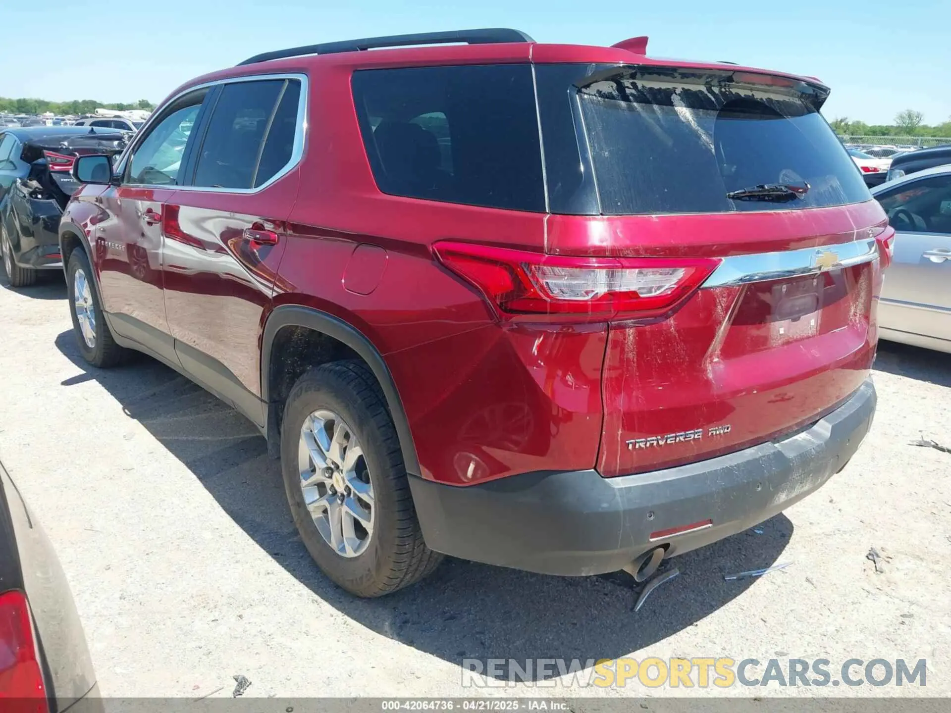 3 Photograph of a damaged car 1GNEVHKW3KJ159672 CHEVROLET TRAVERSE 2019