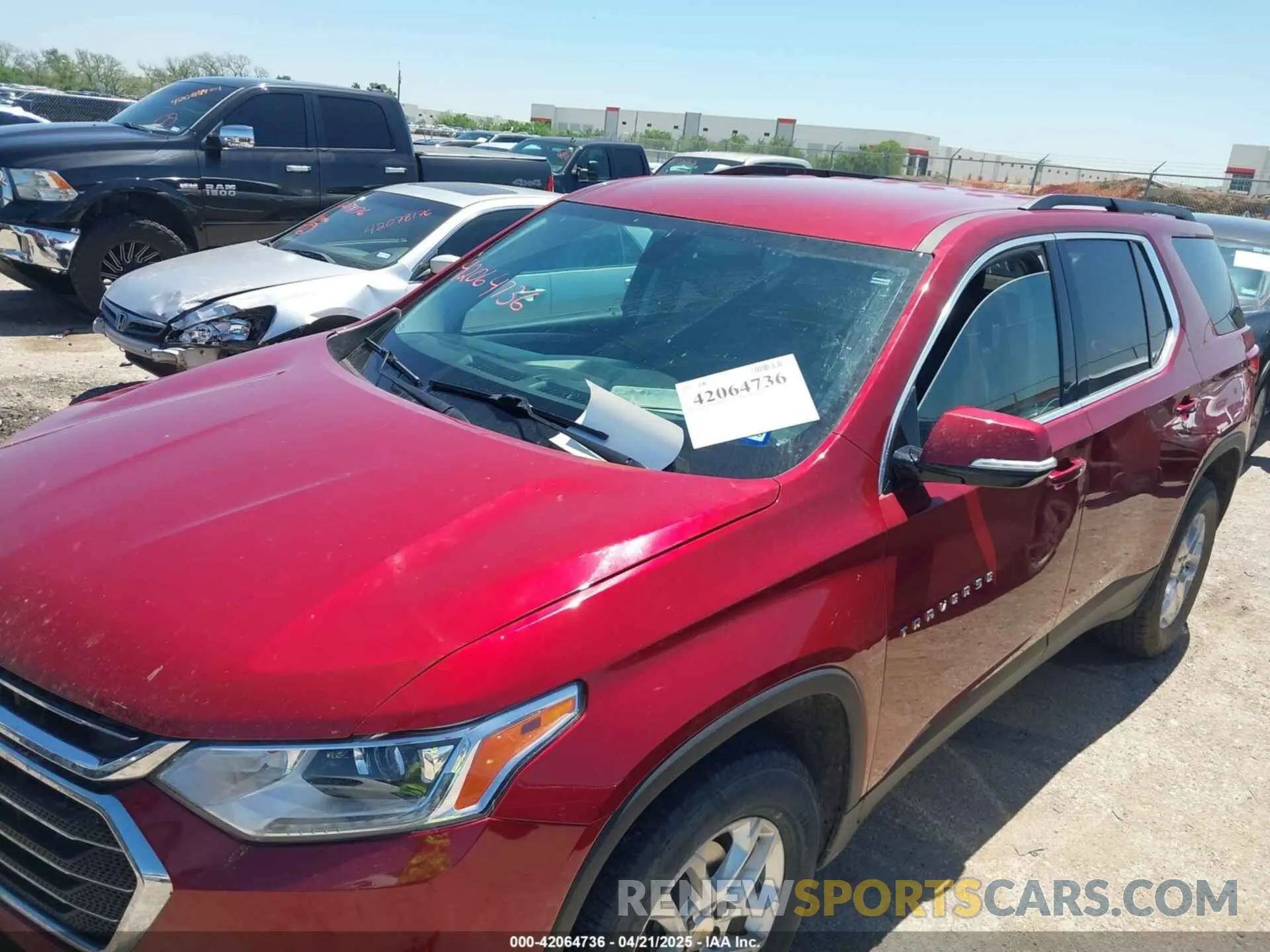 6 Photograph of a damaged car 1GNEVHKW3KJ159672 CHEVROLET TRAVERSE 2019