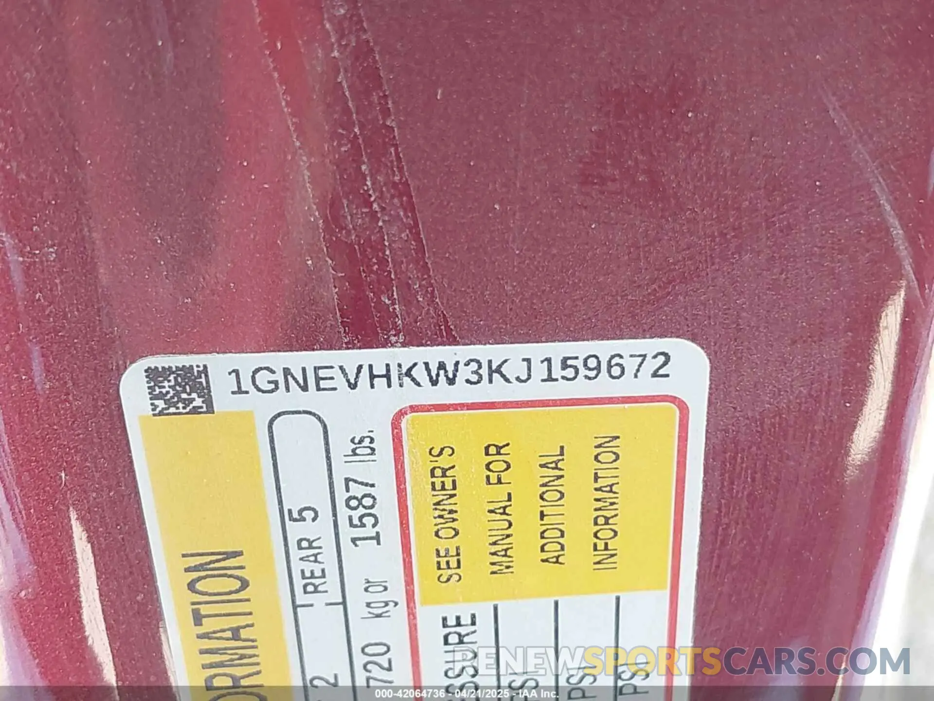 9 Photograph of a damaged car 1GNEVHKW3KJ159672 CHEVROLET TRAVERSE 2019