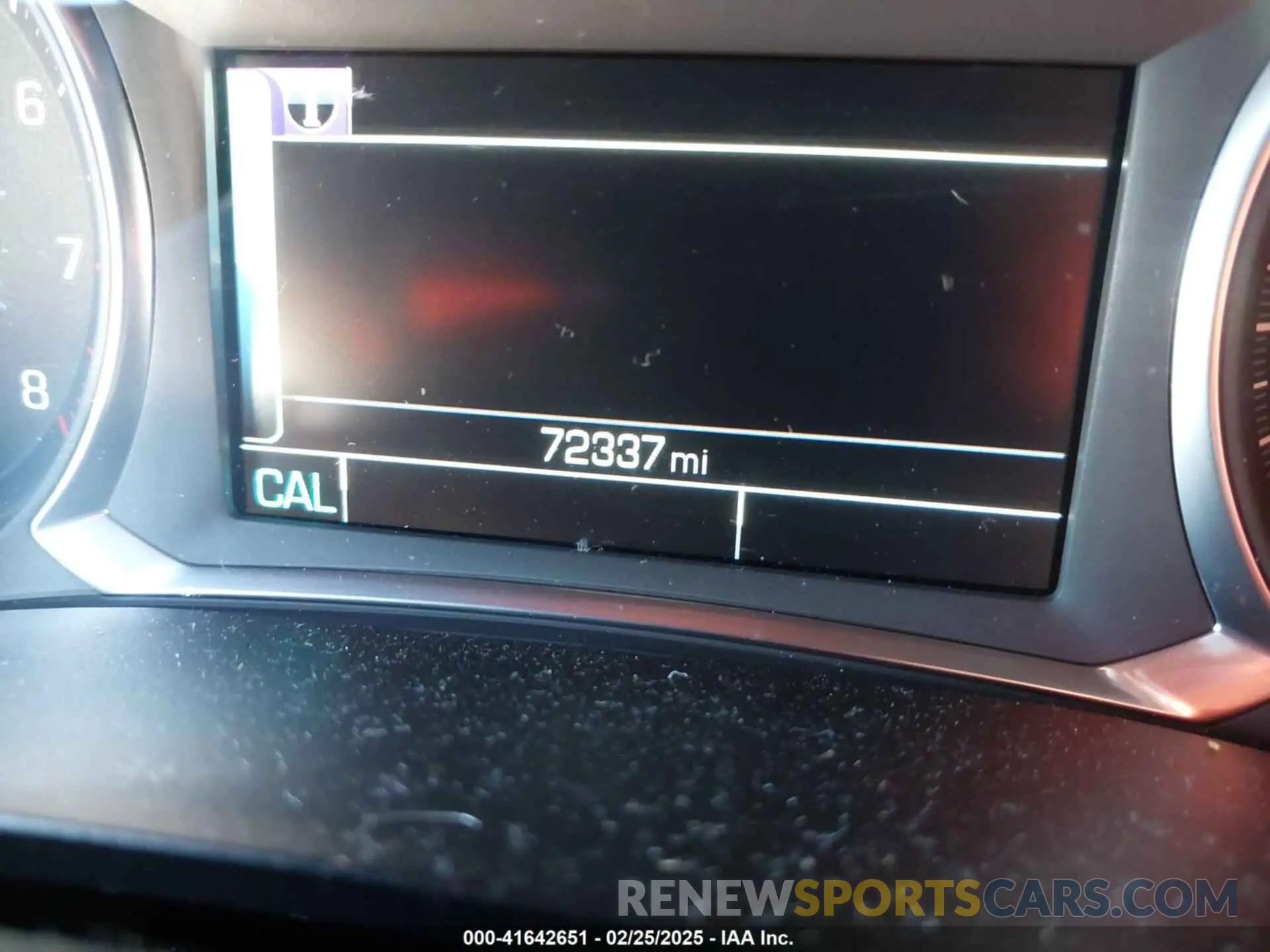 16 Photograph of a damaged car 1GNEVHKW3KJ185754 CHEVROLET TRAVERSE 2019