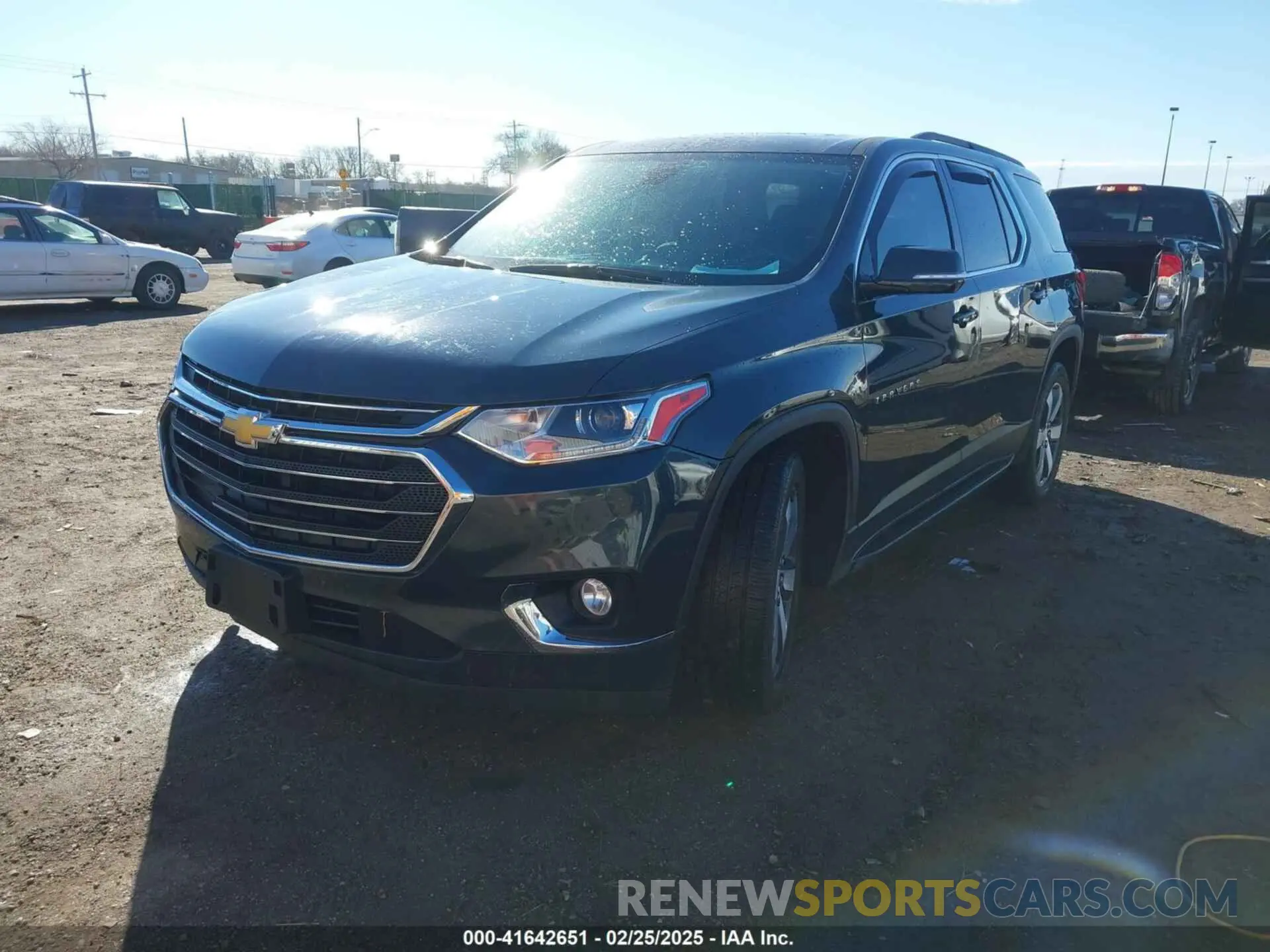 2 Photograph of a damaged car 1GNEVHKW3KJ185754 CHEVROLET TRAVERSE 2019