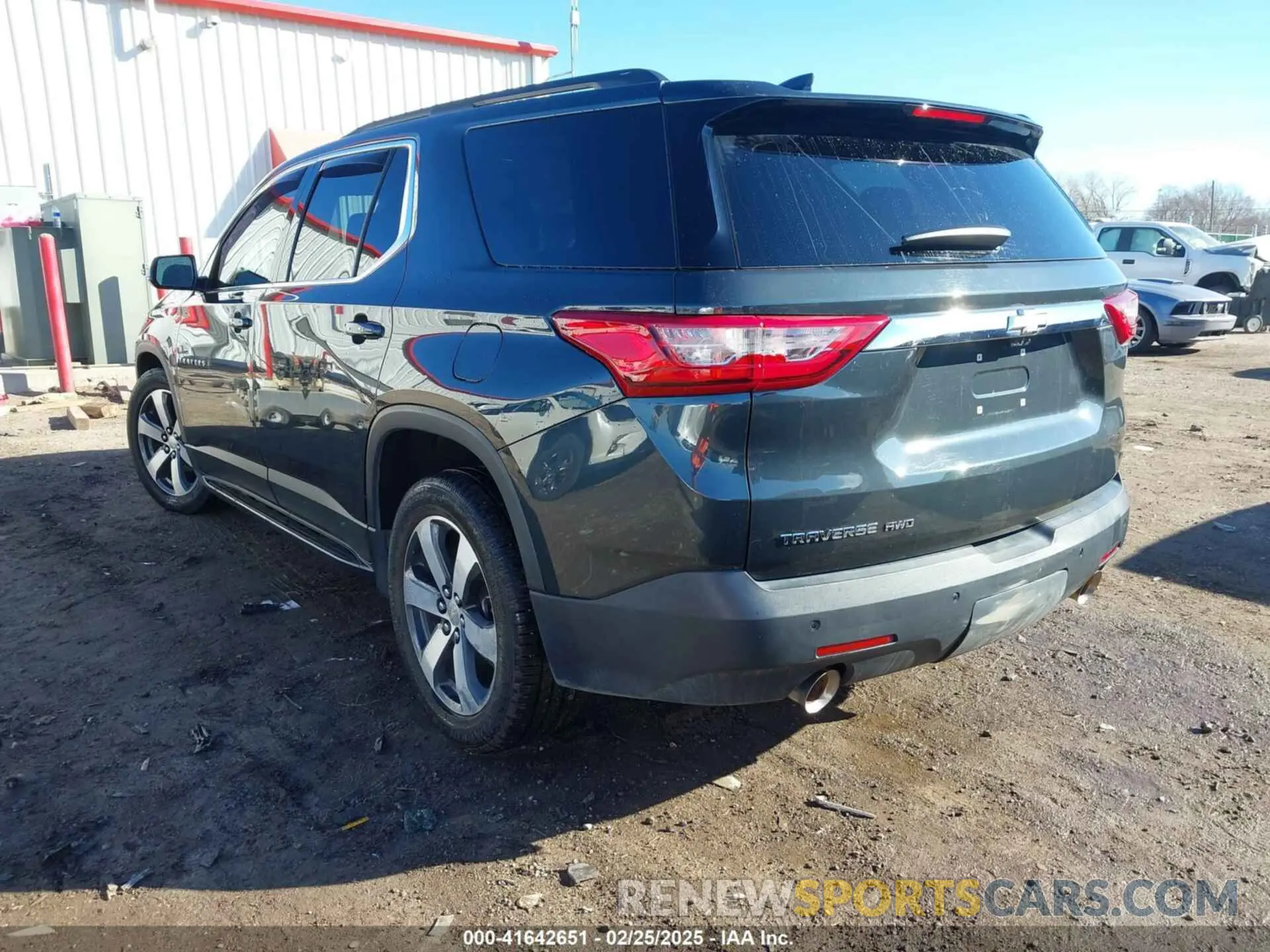 3 Photograph of a damaged car 1GNEVHKW3KJ185754 CHEVROLET TRAVERSE 2019