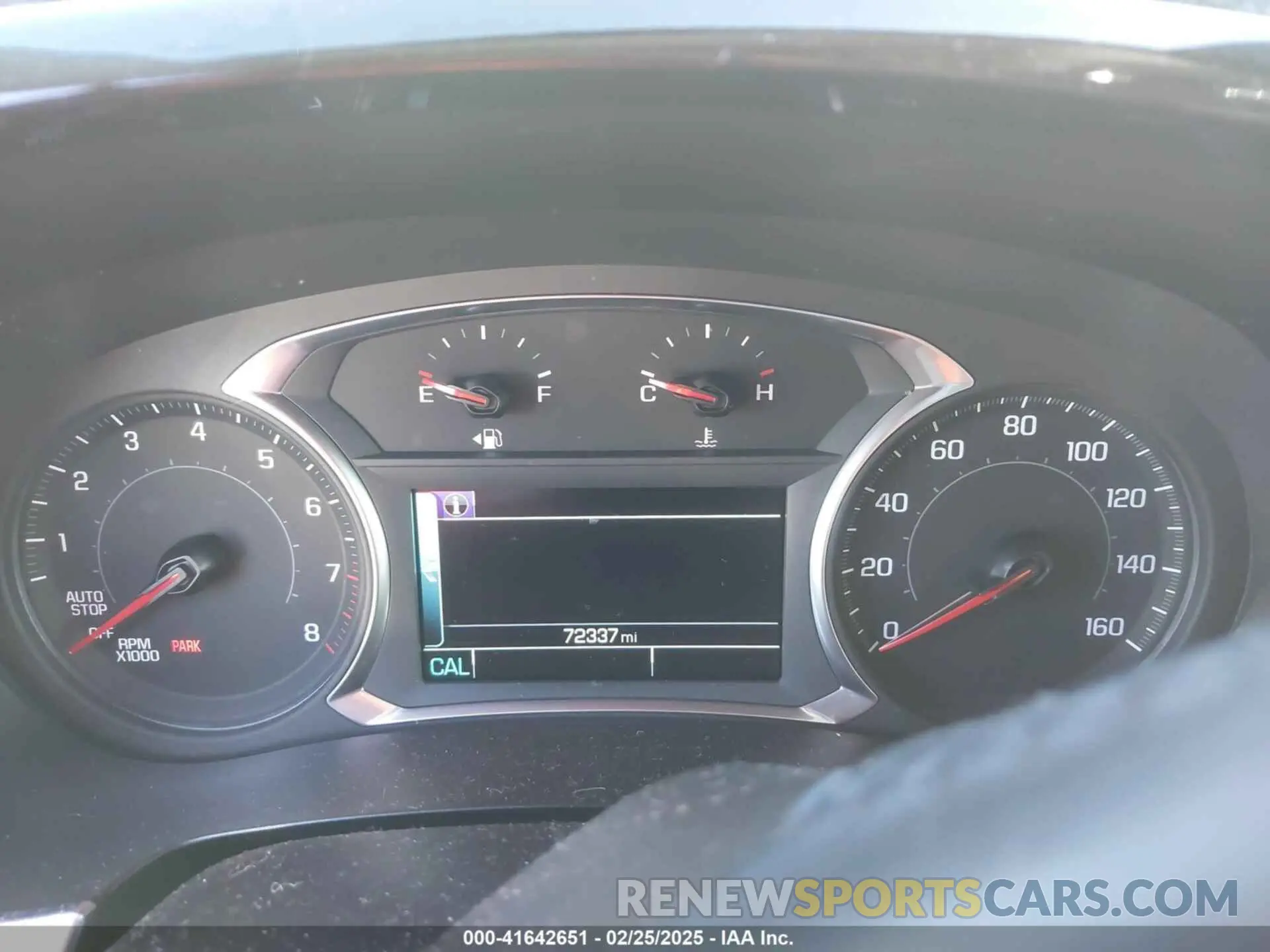 7 Photograph of a damaged car 1GNEVHKW3KJ185754 CHEVROLET TRAVERSE 2019