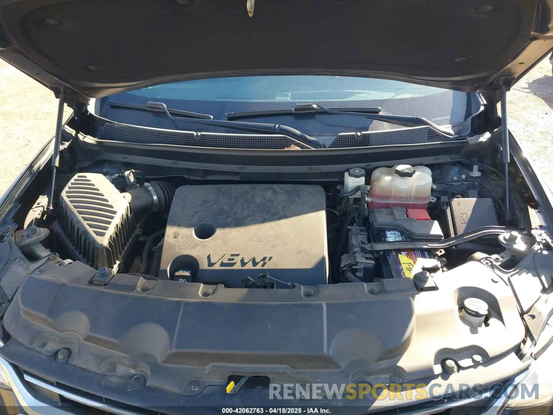 10 Photograph of a damaged car 1GNEVHKW4KJ138829 CHEVROLET TRAVERSE 2019
