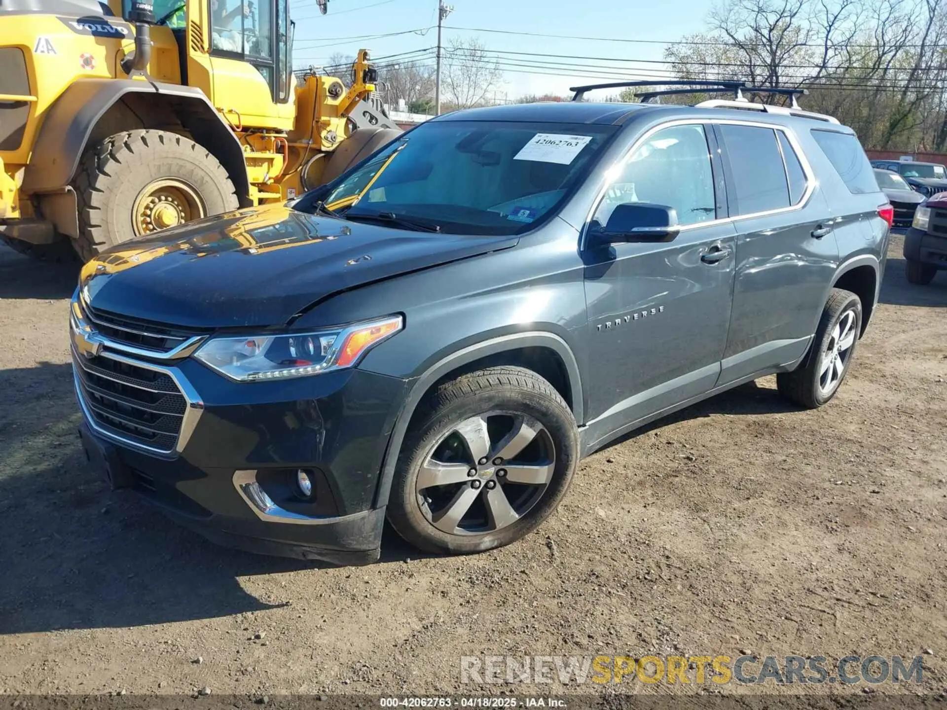 2 Photograph of a damaged car 1GNEVHKW4KJ138829 CHEVROLET TRAVERSE 2019
