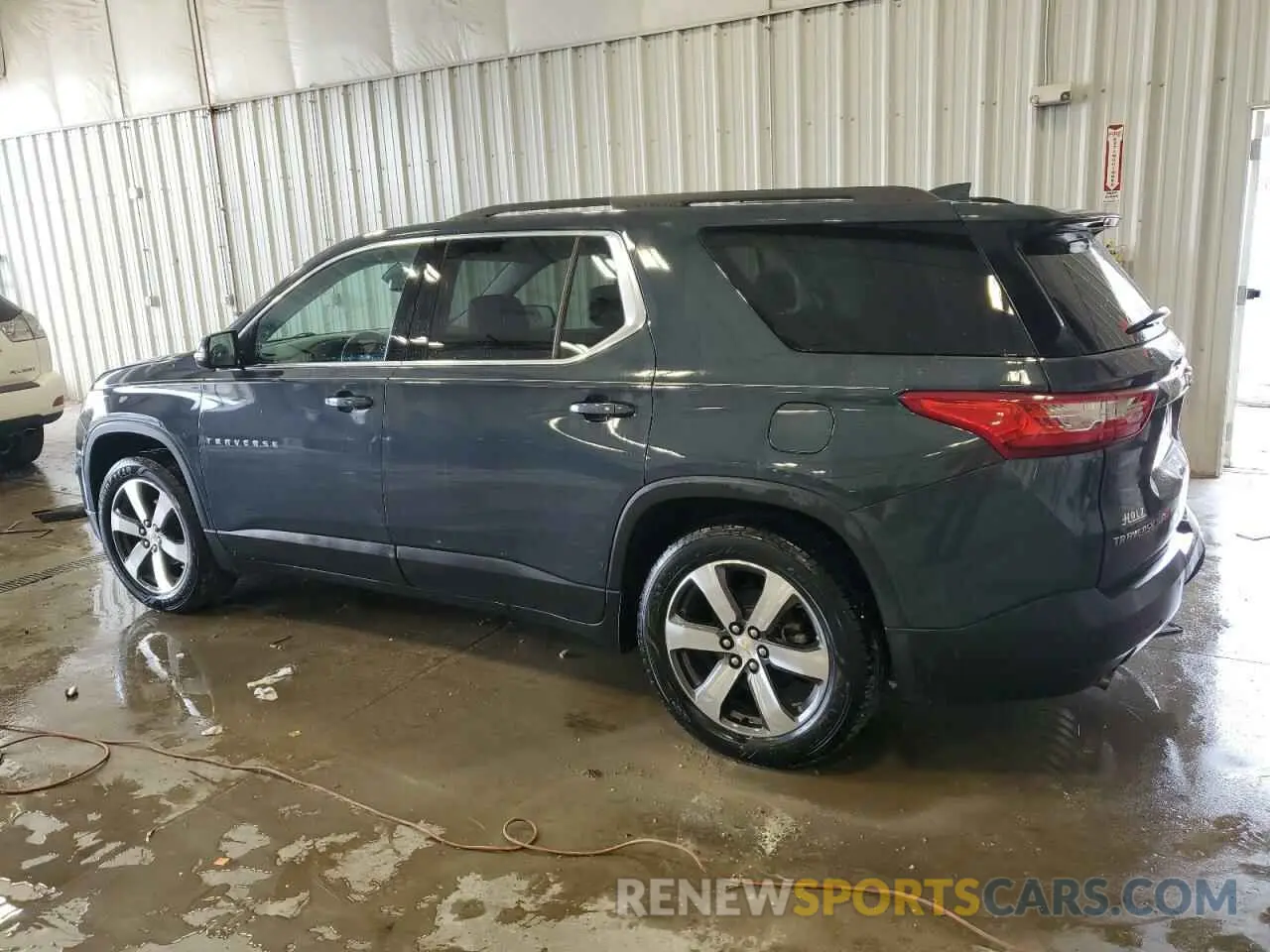 2 Photograph of a damaged car 1GNEVHKW5KJ129511 CHEVROLET TRAVERSE 2019