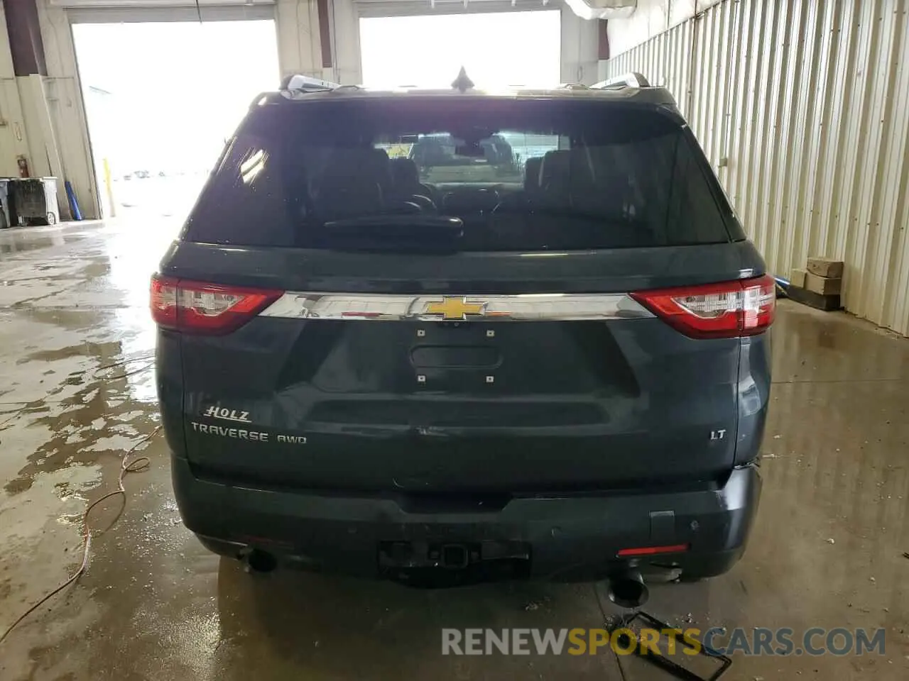 6 Photograph of a damaged car 1GNEVHKW5KJ129511 CHEVROLET TRAVERSE 2019