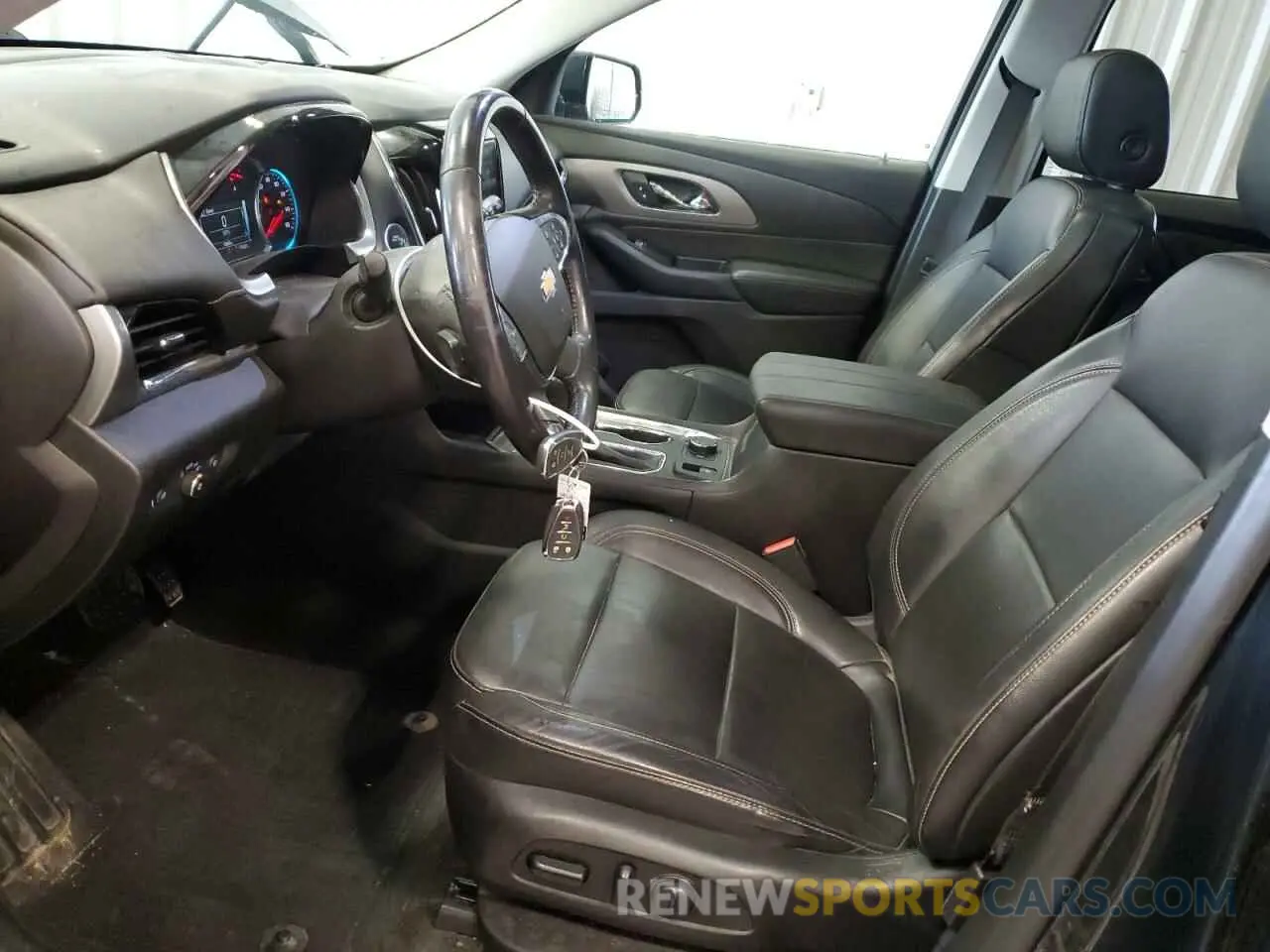 7 Photograph of a damaged car 1GNEVHKW5KJ129511 CHEVROLET TRAVERSE 2019