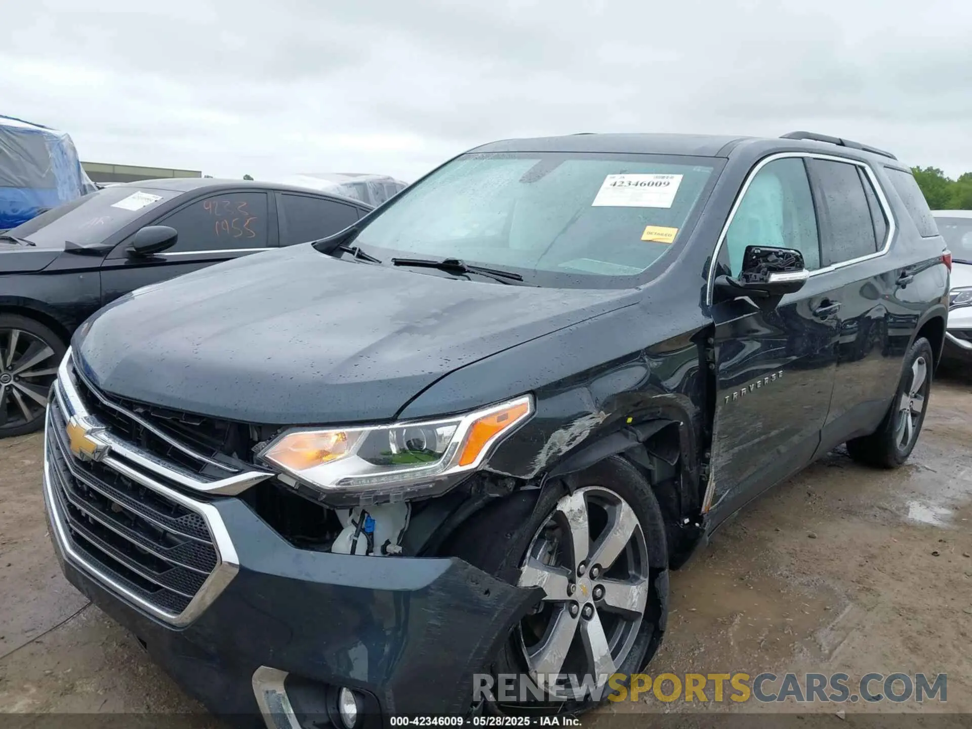 6 Photograph of a damaged car 1GNEVHKW5KJ158989 CHEVROLET TRAVERSE 2019
