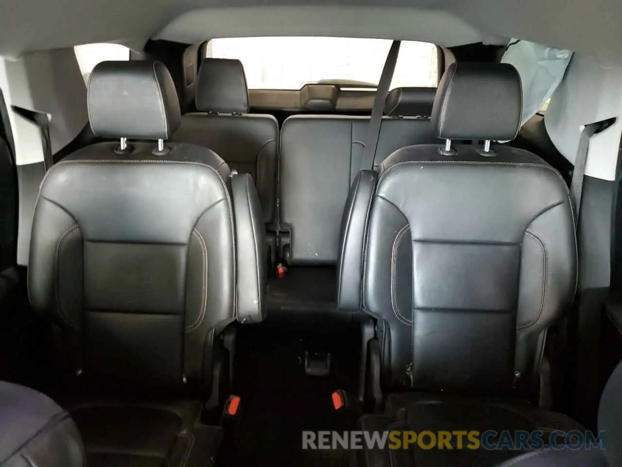 10 Photograph of a damaged car 1GNEVHKW5KJ182547 CHEVROLET TRAVERSE 2019