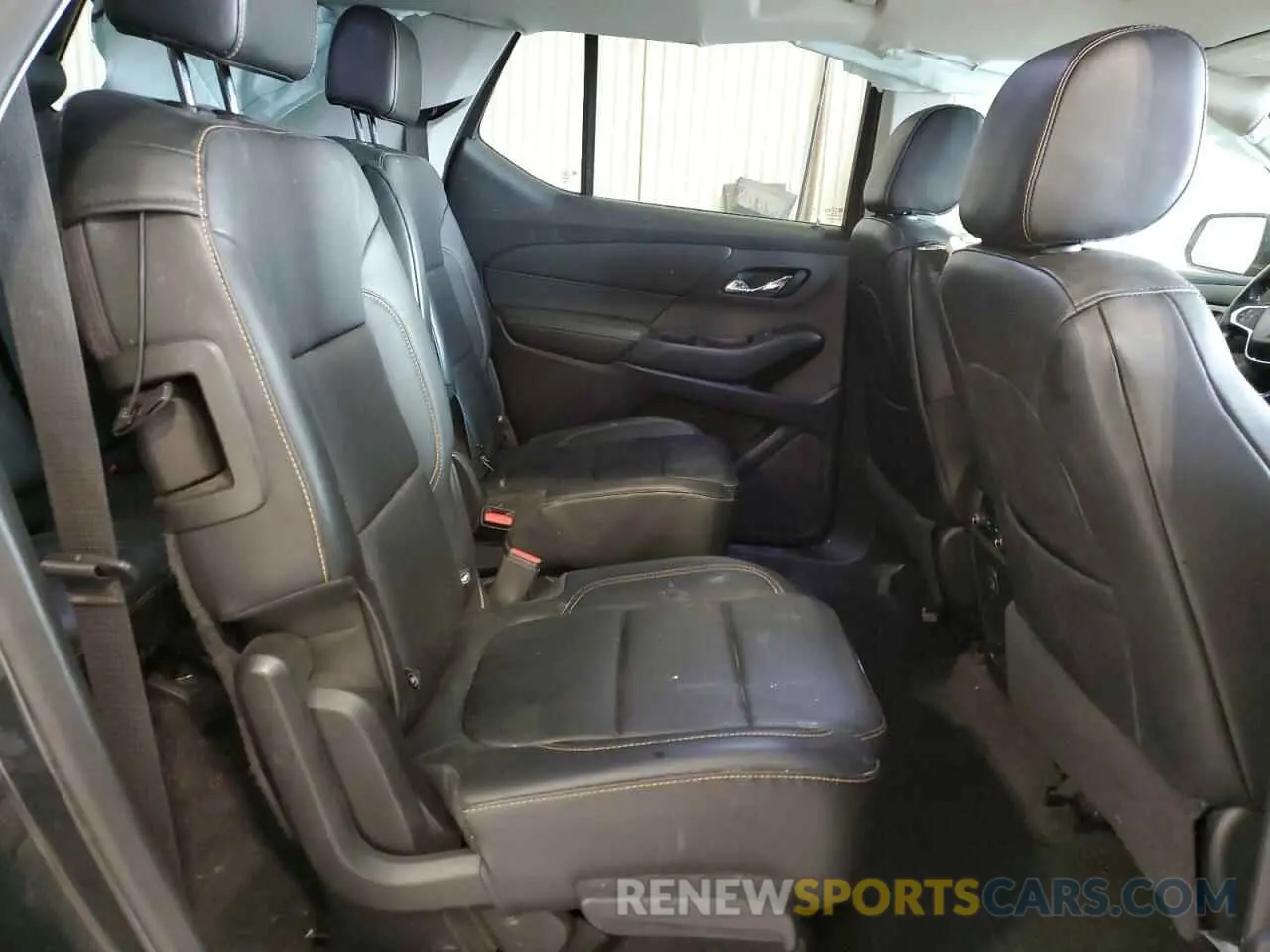 11 Photograph of a damaged car 1GNEVHKW5KJ182547 CHEVROLET TRAVERSE 2019