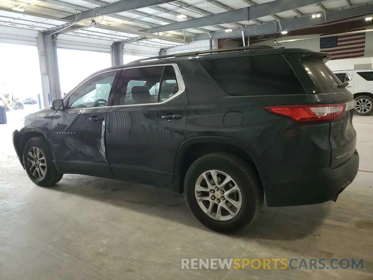 2 Photograph of a damaged car 1GNEVHKW5KJ182547 CHEVROLET TRAVERSE 2019
