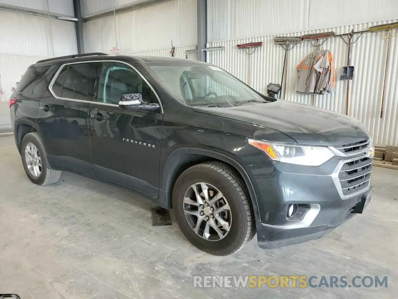4 Photograph of a damaged car 1GNEVHKW5KJ182547 CHEVROLET TRAVERSE 2019