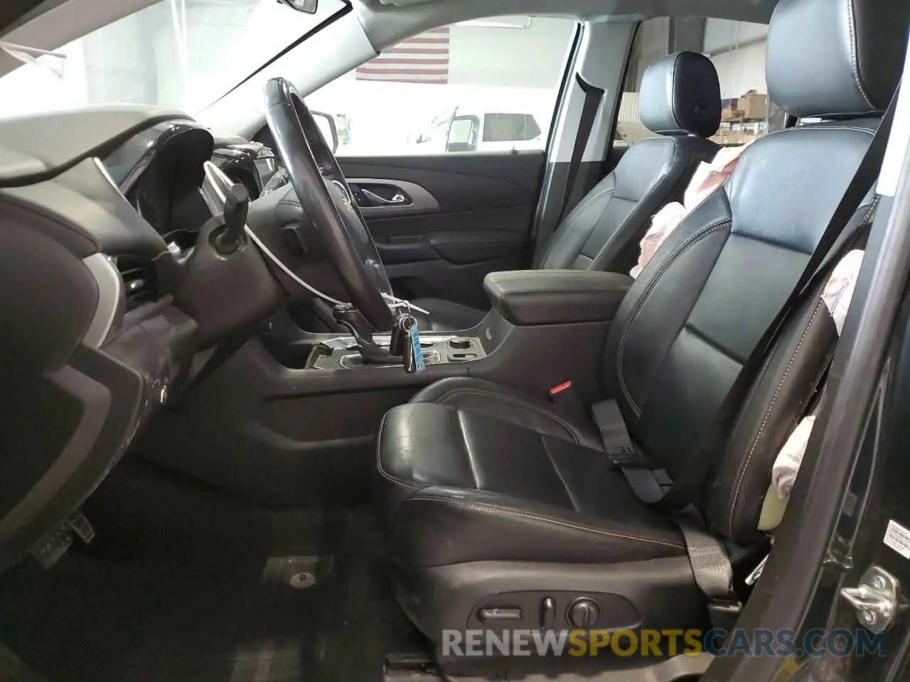 7 Photograph of a damaged car 1GNEVHKW5KJ182547 CHEVROLET TRAVERSE 2019