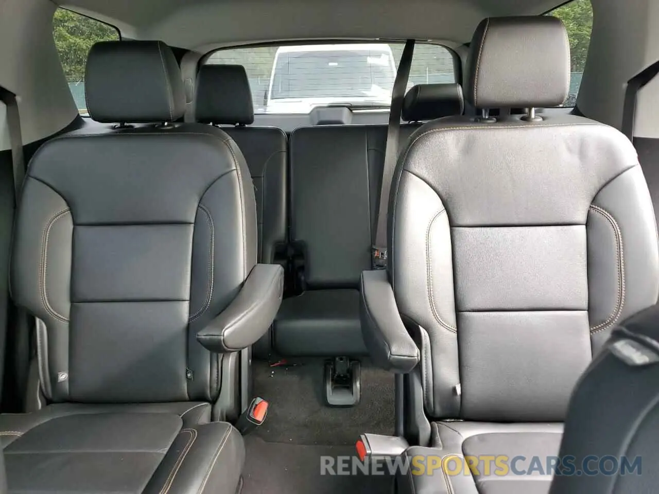 10 Photograph of a damaged car 1GNEVHKW5KJ297715 CHEVROLET TRAVERSE 2019