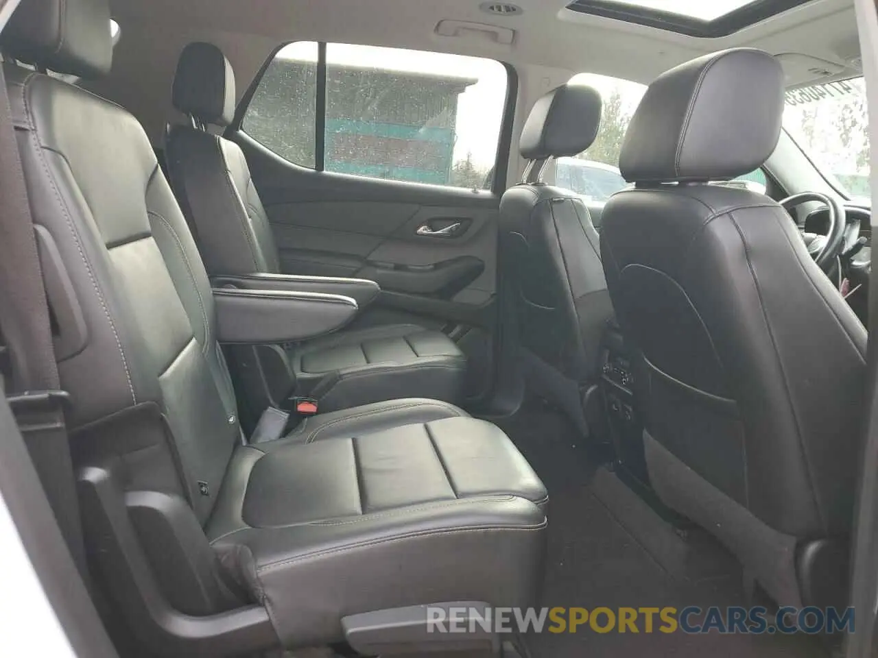 11 Photograph of a damaged car 1GNEVHKW5KJ297715 CHEVROLET TRAVERSE 2019