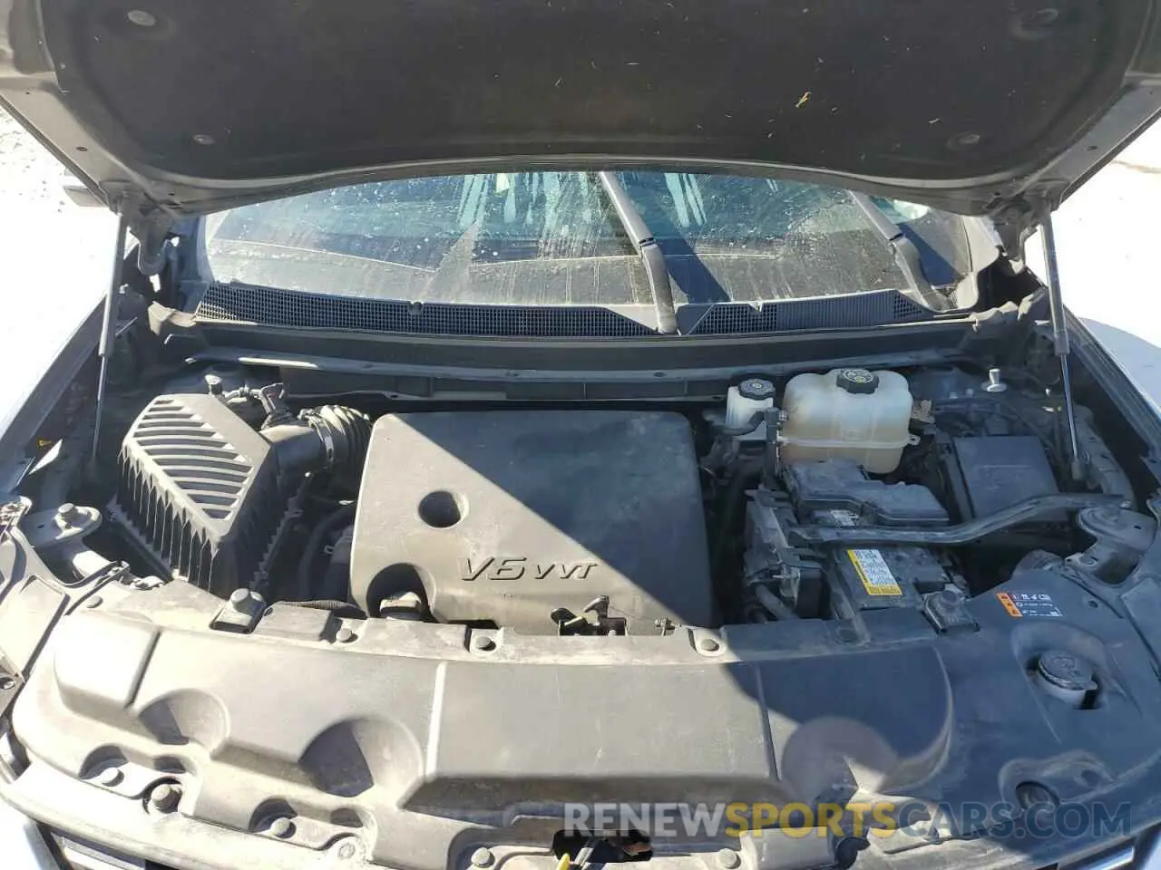 13 Photograph of a damaged car 1GNEVHKW6KJ179981 CHEVROLET TRAVERSE 2019