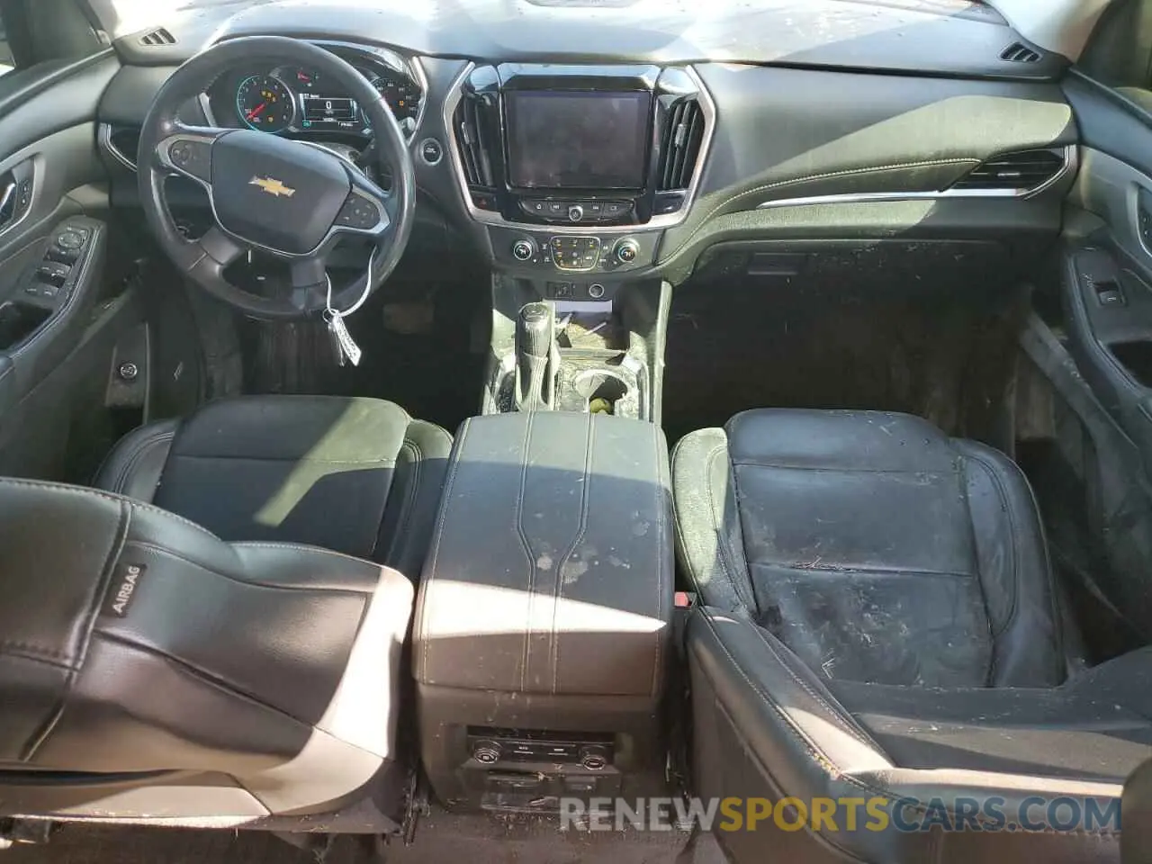 8 Photograph of a damaged car 1GNEVHKW6KJ179981 CHEVROLET TRAVERSE 2019