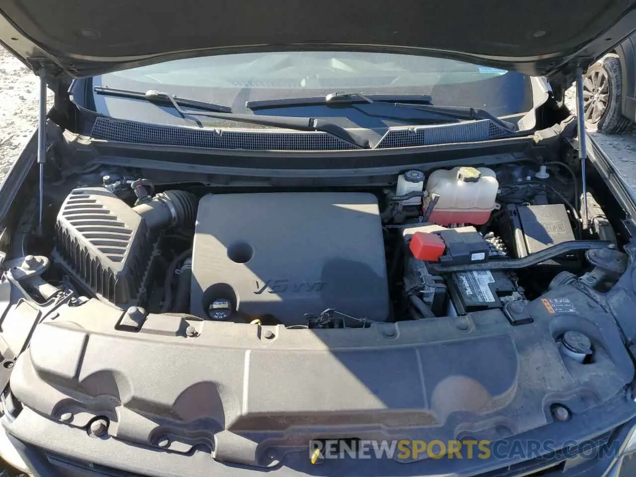 12 Photograph of a damaged car 1GNEVHKW6KJ206760 CHEVROLET TRAVERSE 2019