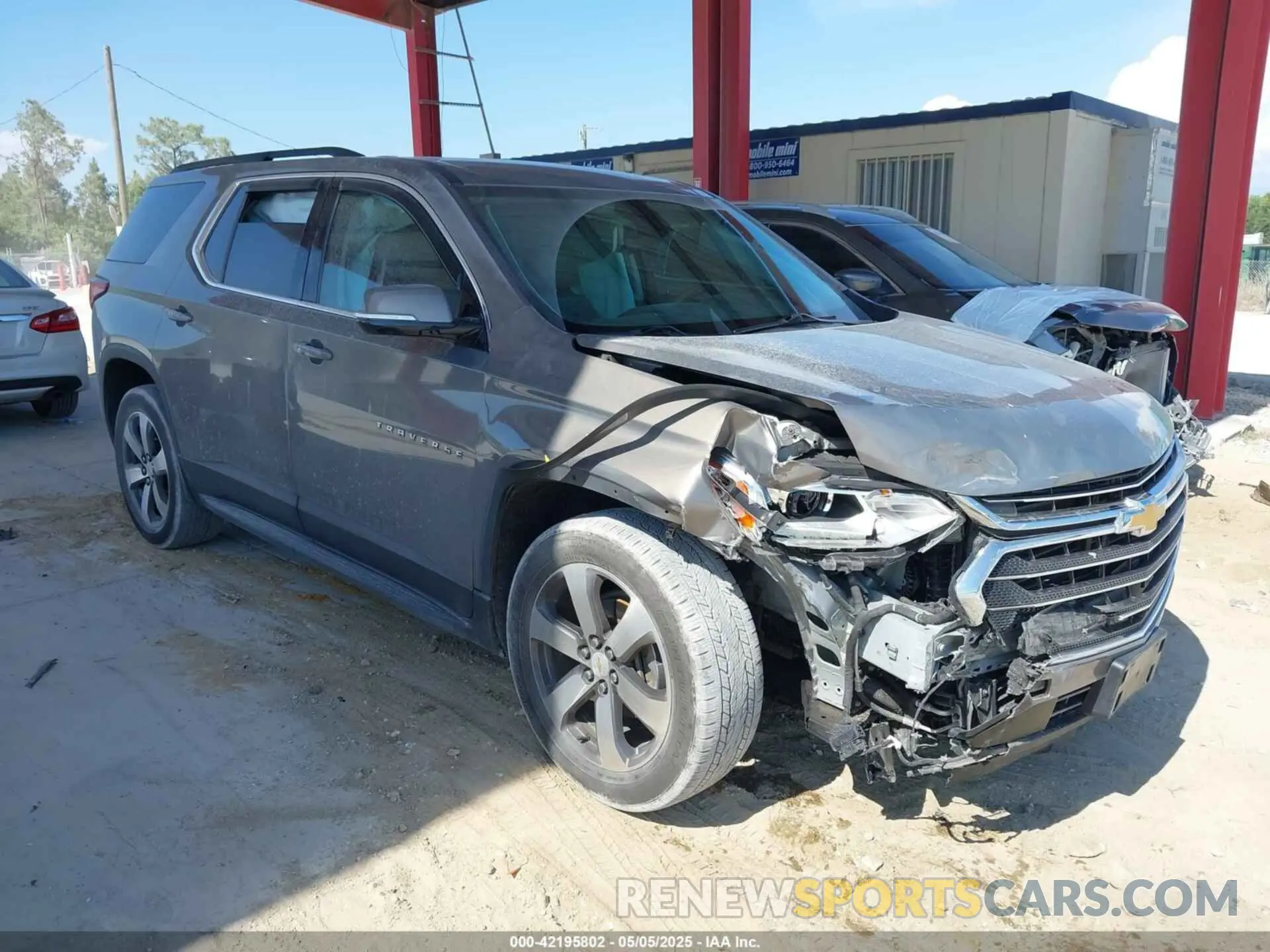 1 Photograph of a damaged car 1GNEVHKW6KJ209643 CHEVROLET TRAVERSE 2019