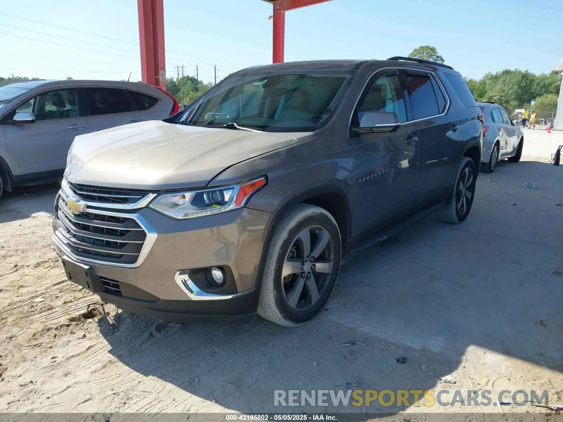 2 Photograph of a damaged car 1GNEVHKW6KJ209643 CHEVROLET TRAVERSE 2019