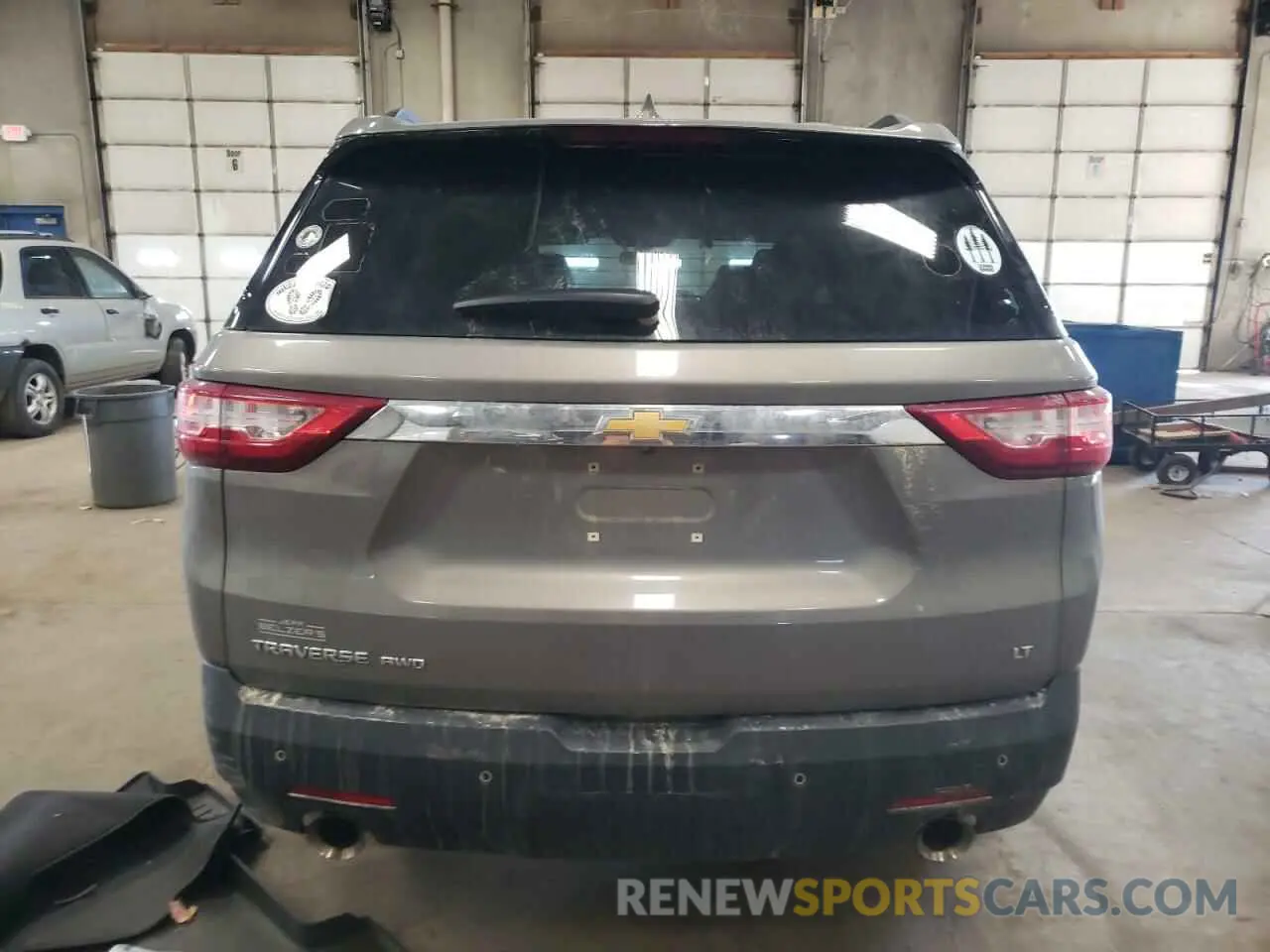 6 Photograph of a damaged car 1GNEVHKW6KJ249799 CHEVROLET TRAVERSE 2019