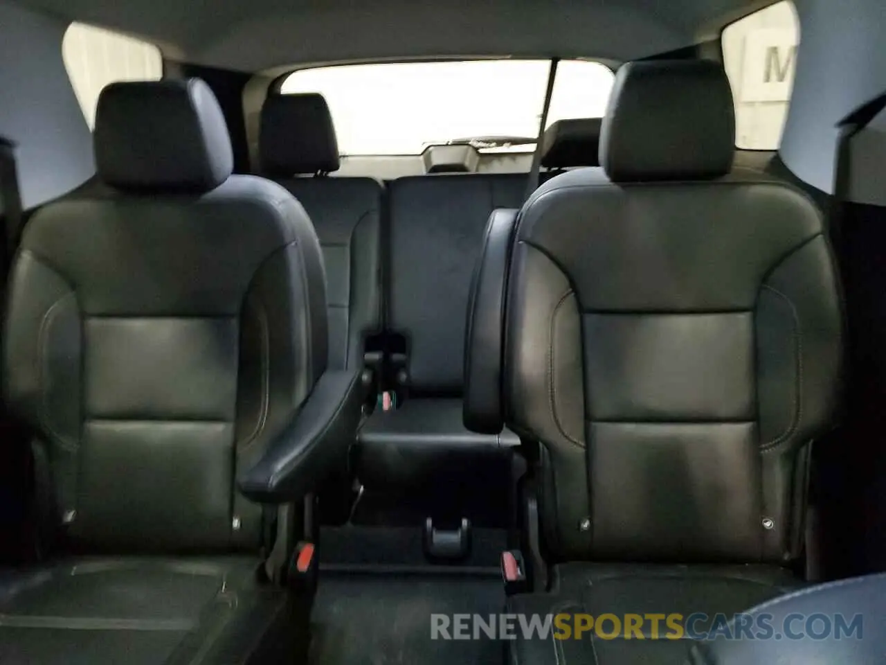 10 Photograph of a damaged car 1GNEVHKW7KJ117778 CHEVROLET TRAVERSE 2019